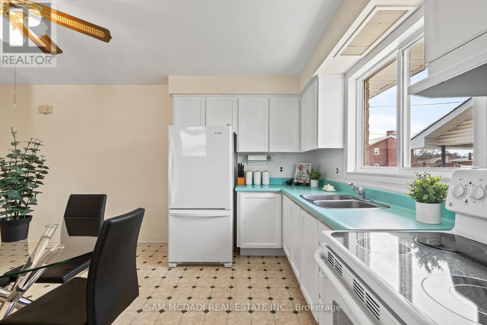 19 Secord Drive, Hamilton, Ontario  L8K 3W6 - Photo 13 - X12825156