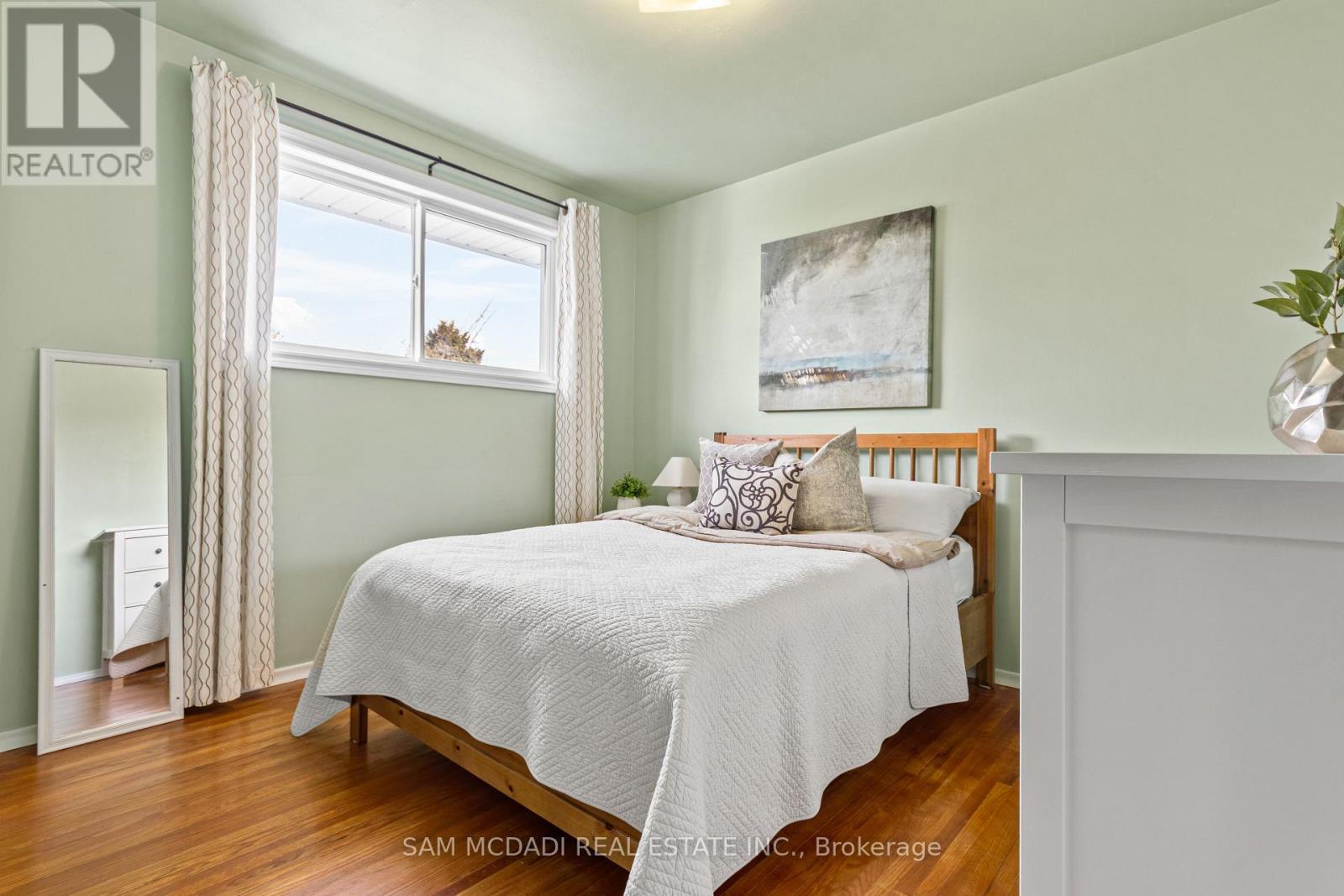 19 Secord Drive, Hamilton, Ontario  L8K 3W6 - Photo 18 - X12825156