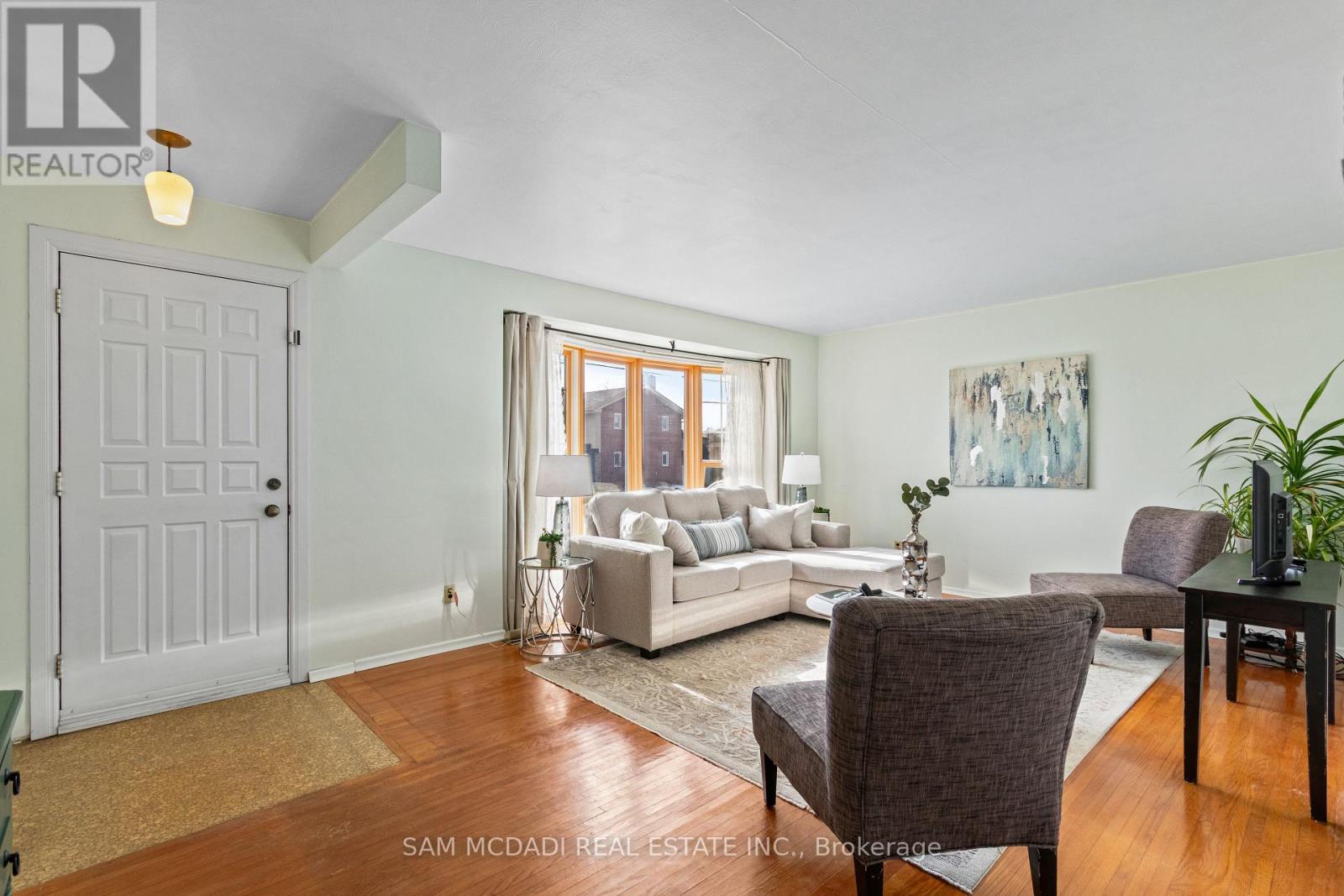 19 Secord Drive, Hamilton, Ontario  L8K 3W6 - Photo 8 - X12825156