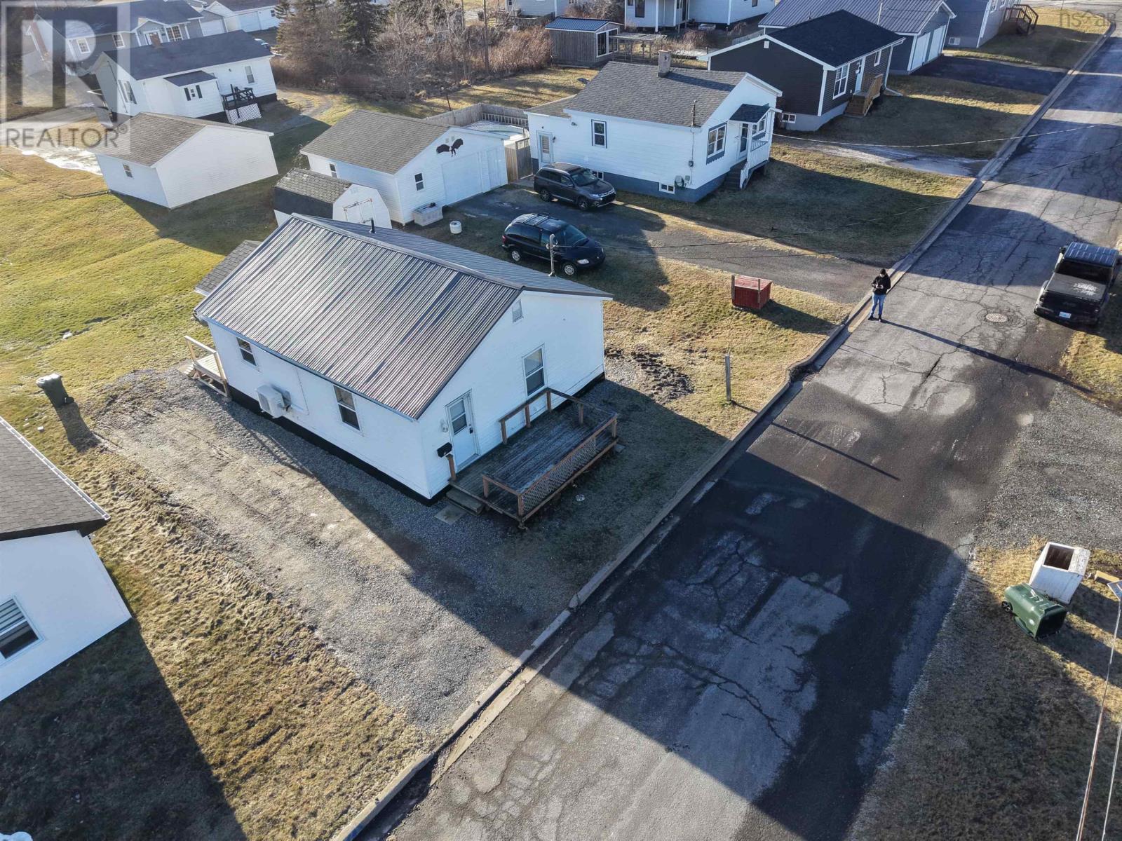 3538 Bay Avenue, New Waterford, Nova Scotia  B1H 2P3 - Photo 7 - 202600280