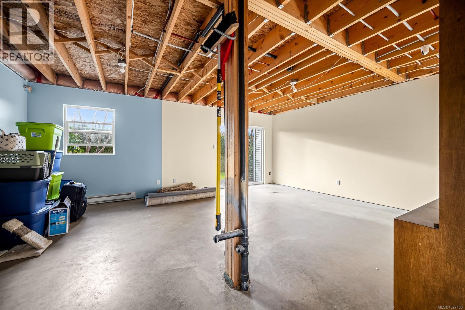 14 2475 Mansfield Dr, Courtenay, British Columbia  V9M 2M2 - Photo 33 - 1027180