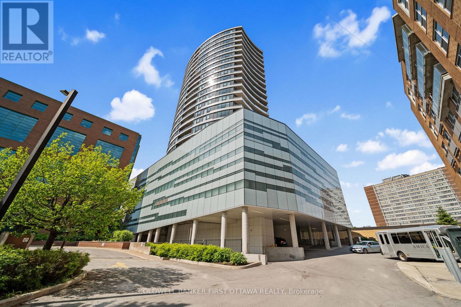 1905 - 485 Richmond Road, Ottawa, Ontario  K2A 3W9 - Photo 2 - X12825222