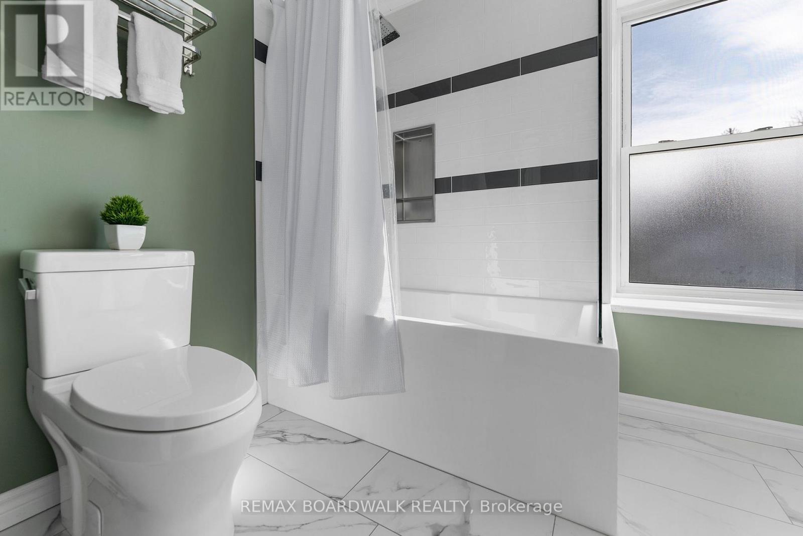 532 St Lawrence Street, North Dundas, Ontario  K0C 2K0 - Photo 34 - X12825280