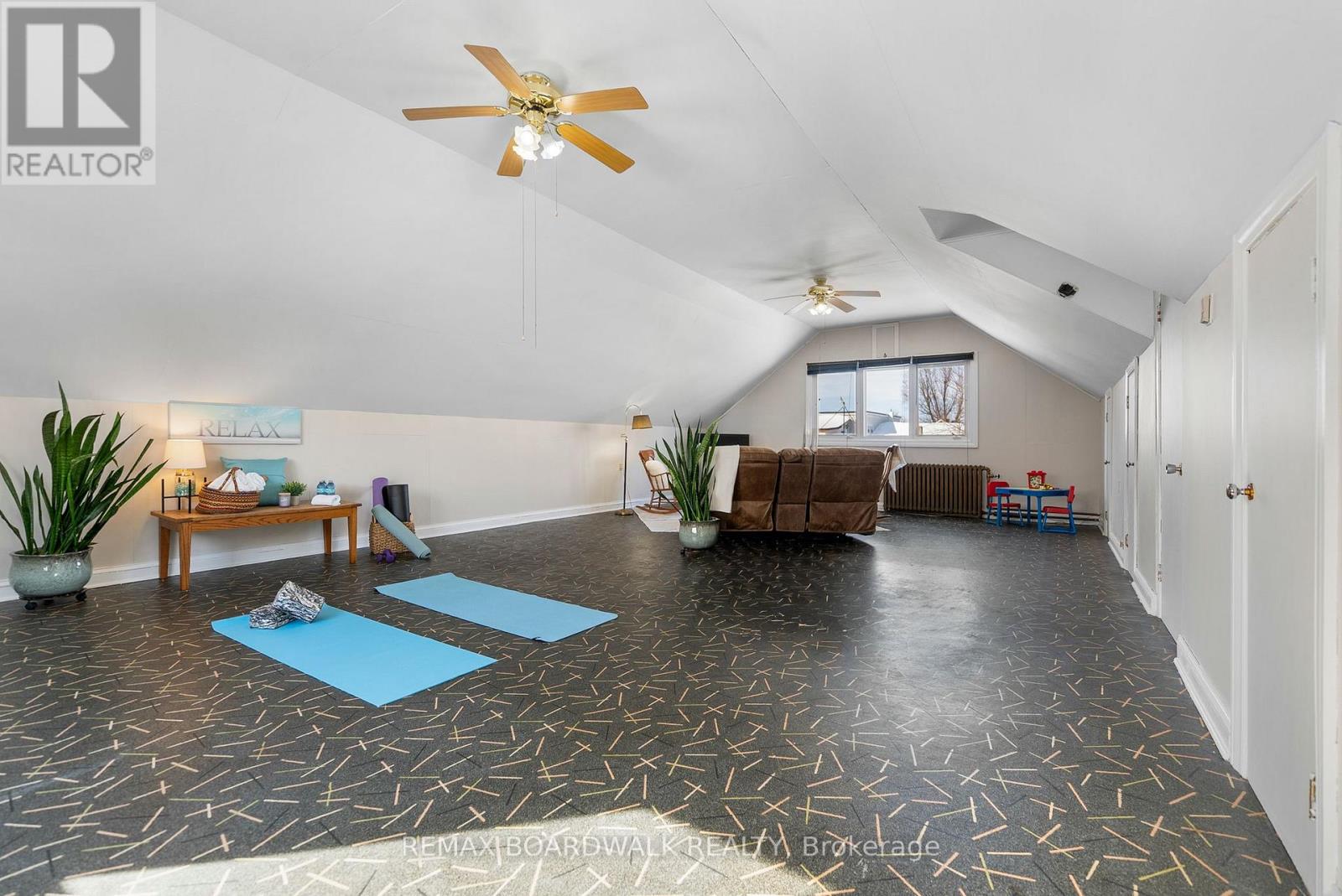 532 St Lawrence Street, North Dundas, Ontario  K0C 2K0 - Photo 37 - X12825280