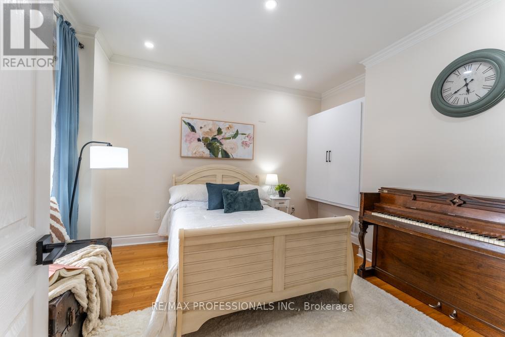 7108 Gablehurst Crescent, Mississauga, Ontario  L5W 1E7 - Photo 16 - W12822836