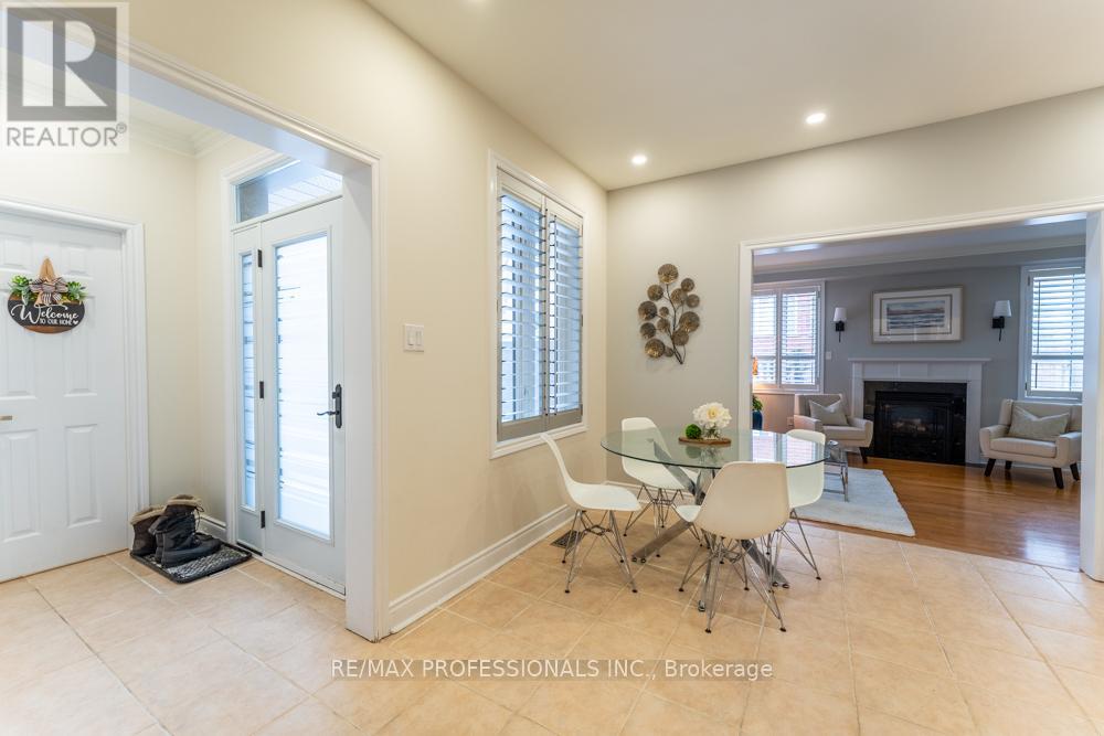 7108 Gablehurst Crescent, Mississauga, Ontario  L5W 1E7 - Photo 14 - W12822836