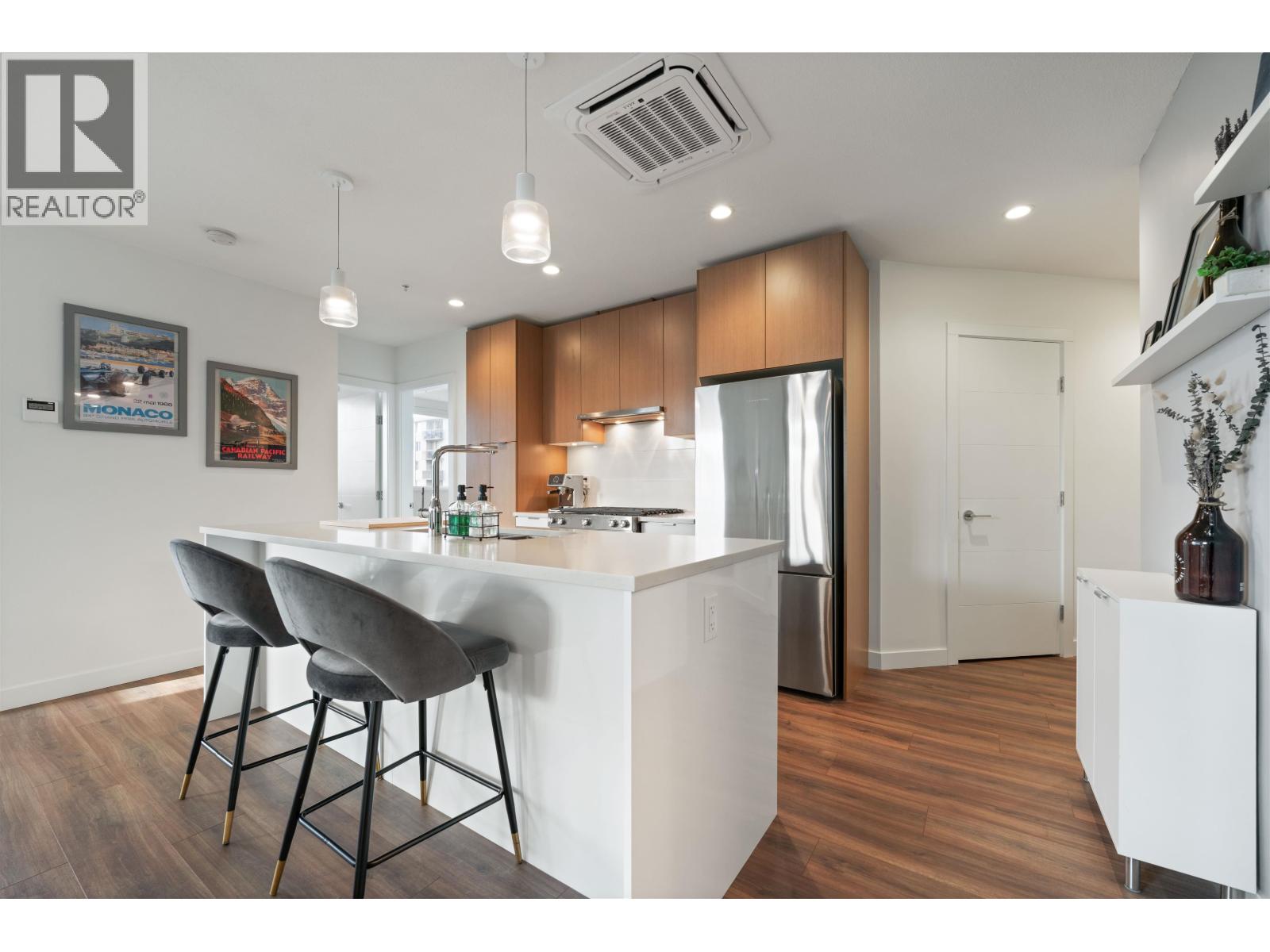 201 108 E 8th Street, North Vancouver, British Columbia  V7L 0H1 - Photo 6 - R3091152