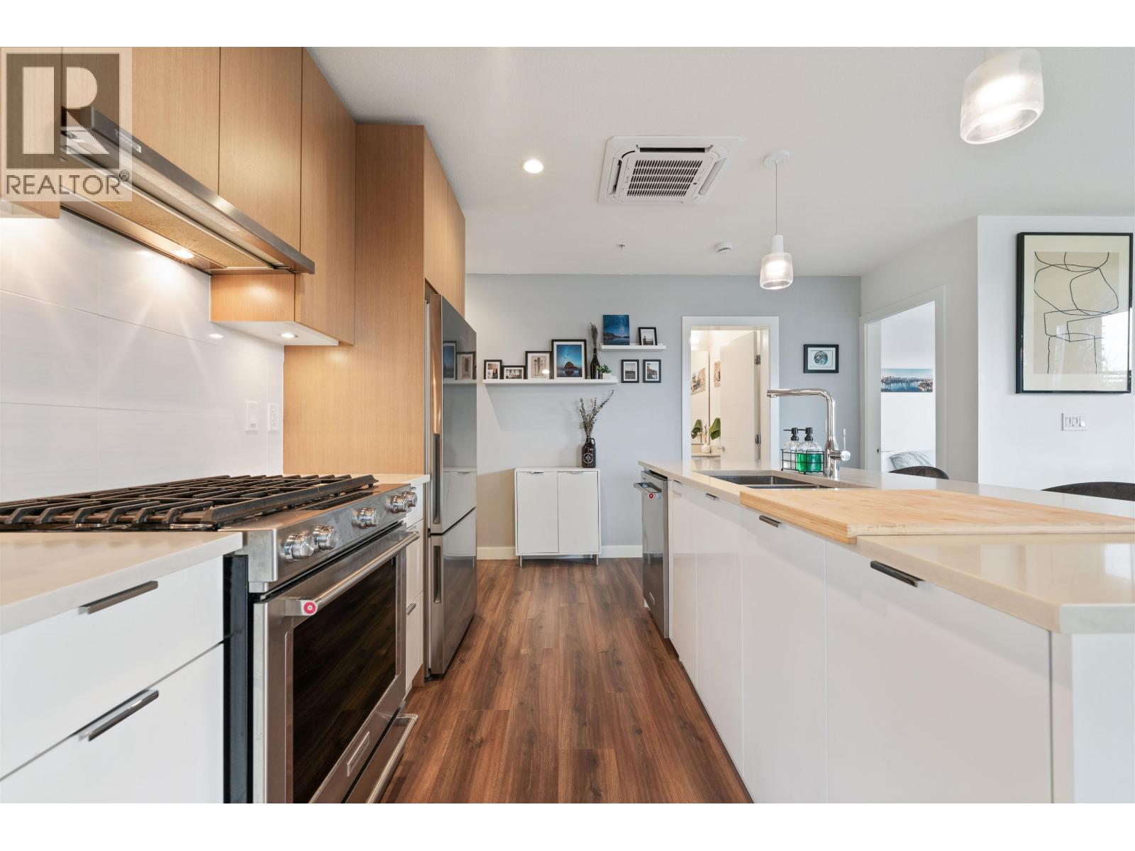 201 108 E 8th Street, North Vancouver, British Columbia  V7L 0H1 - Photo 10 - R3091152