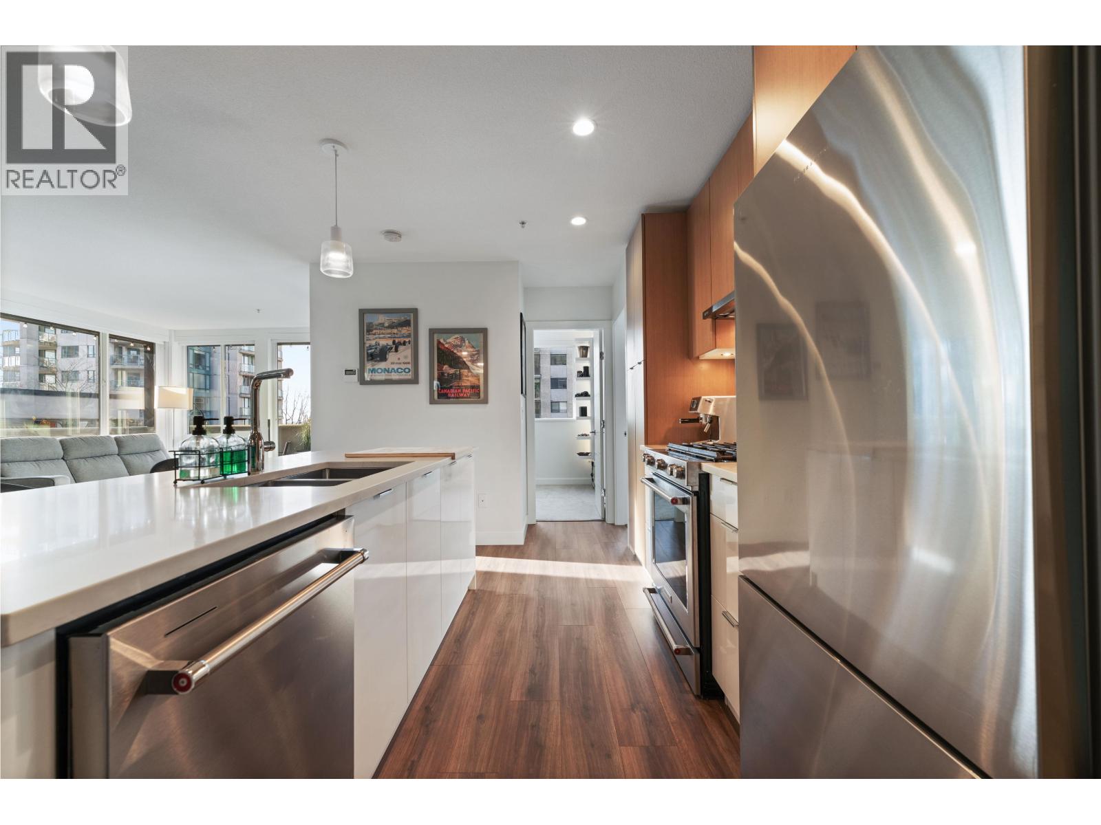 201 108 E 8th Street, North Vancouver, British Columbia  V7L 0H1 - Photo 11 - R3091152