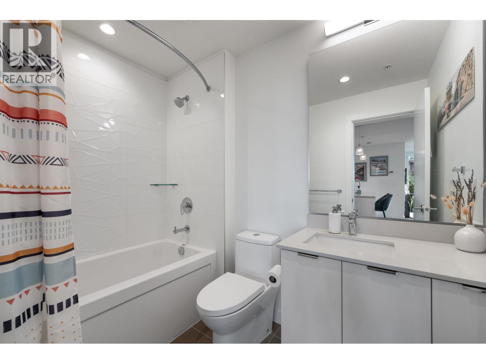 201 108 E 8th Street, North Vancouver, British Columbia  V7L 0H1 - Photo 18 - R3091152