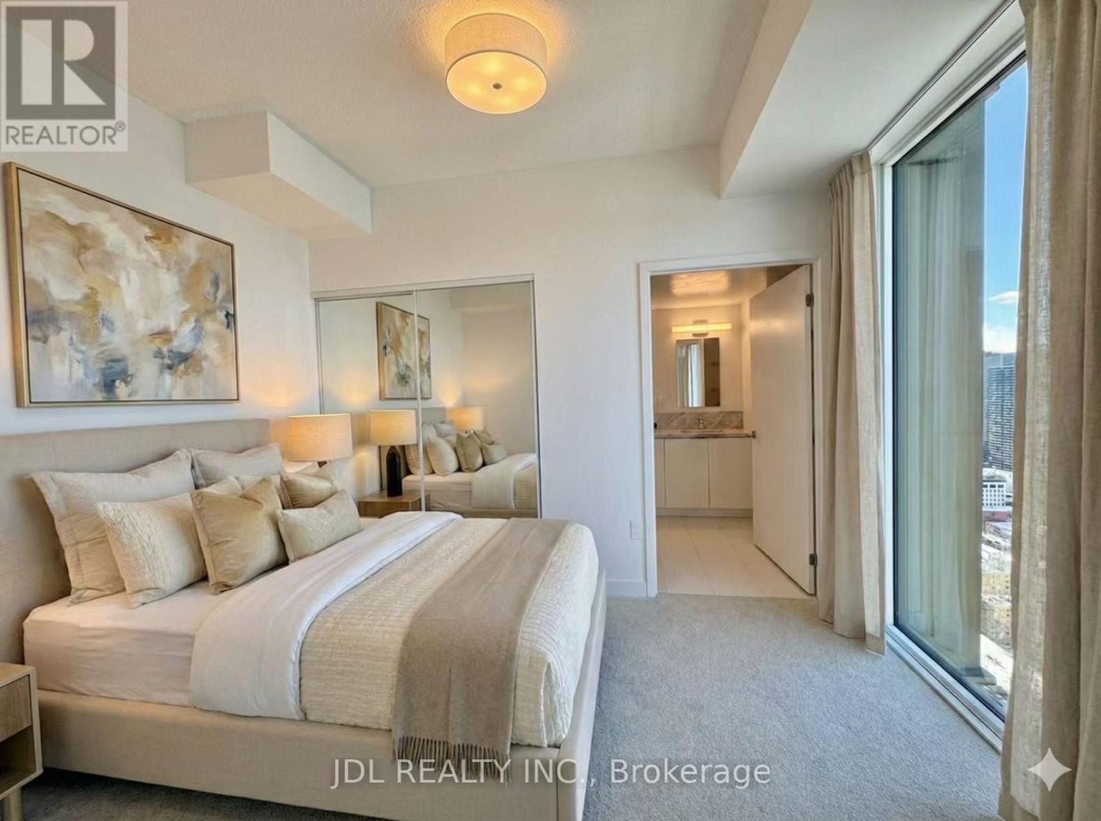 3709 - 238 Simcoe Street, Toronto, Ontario  M5T 0E2 - Photo 2 - C12825224