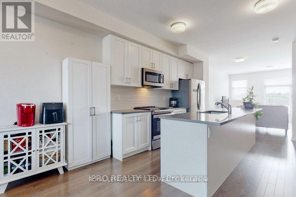 2614 Castlegate Crossing, Pickering, Ontario  L1X 0H9 - Photo 10 - E12825262