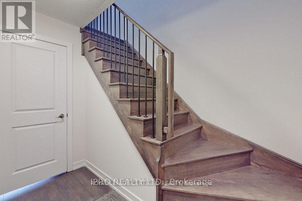 2614 Castlegate Crossing, Pickering, Ontario  L1X 0H9 - Photo 21 - E12825262