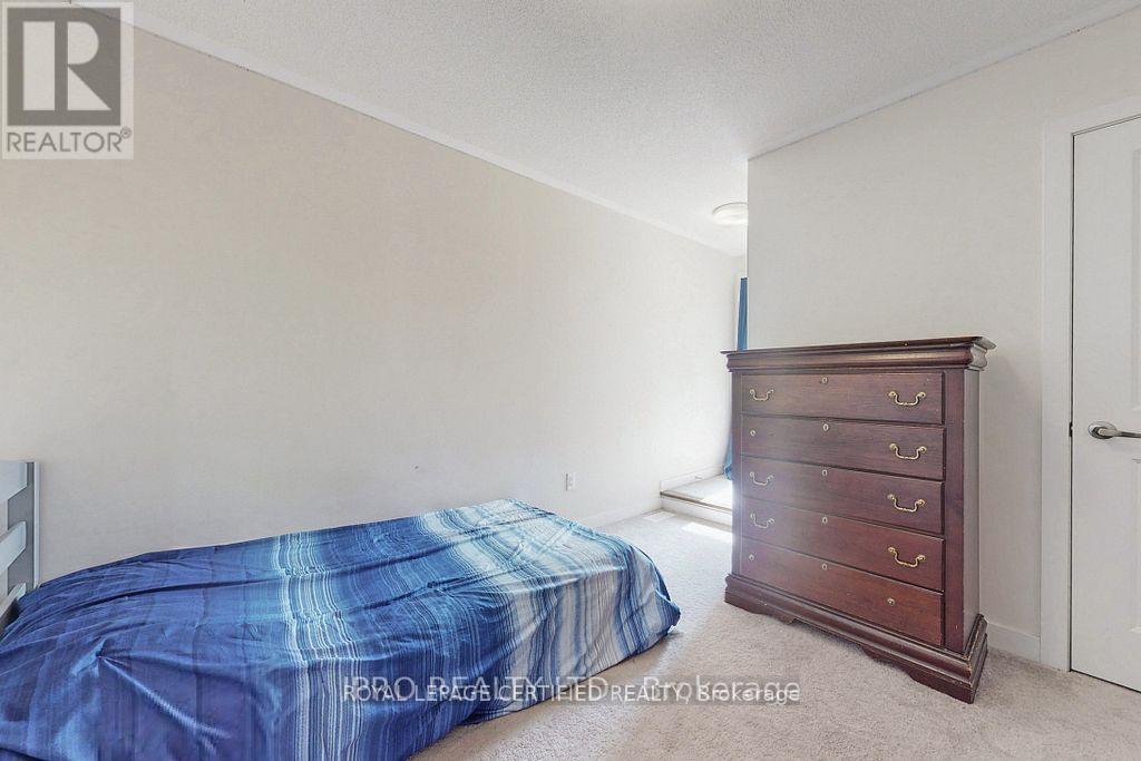 2614 Castlegate Crossing, Pickering, Ontario  L1X 0H9 - Photo 30 - E12825262