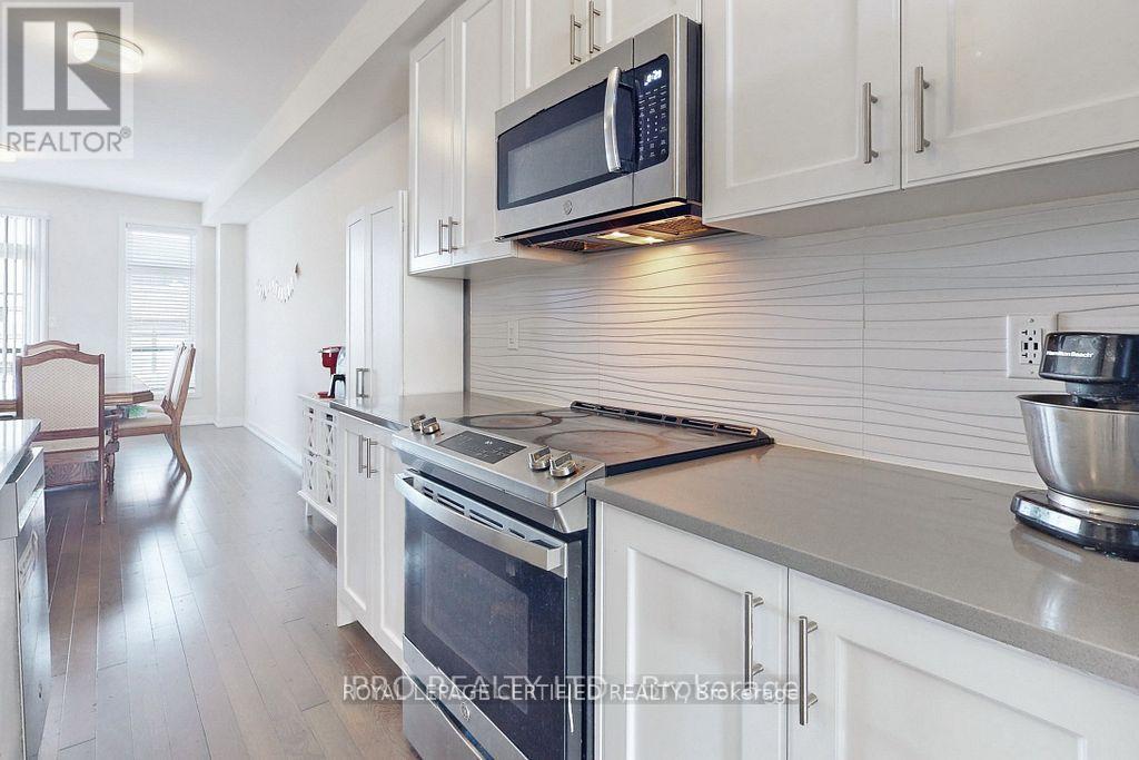 2614 Castlegate Crossing, Pickering, Ontario  L1X 0H9 - Photo 8 - E12825262