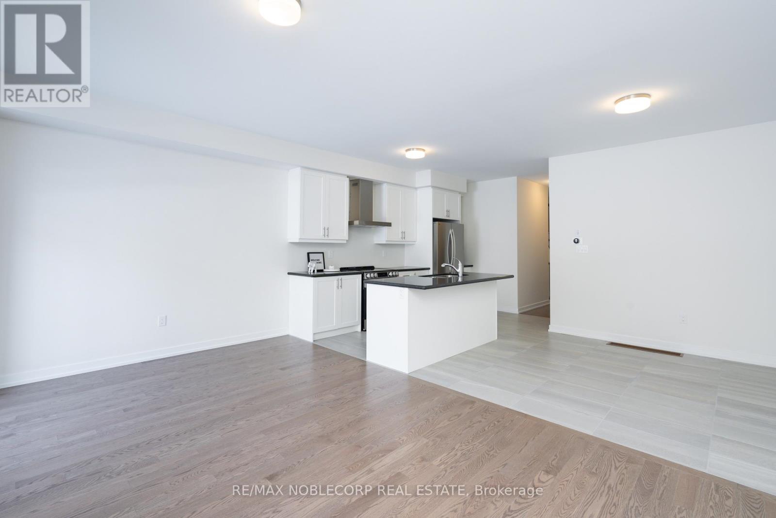 34 Singhampton Road, Vaughan, Ontario  L4H 5J6 - Photo 10 - N12825232