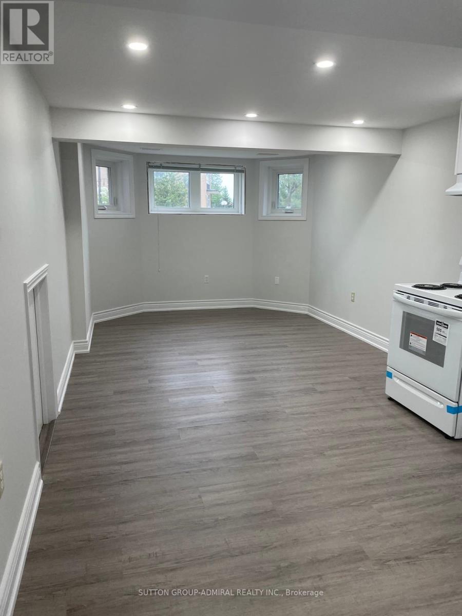 104 Marsellus Drive, Barrie (Holly), Ontario  L4N 8R7 - Photo 9 - S12825248