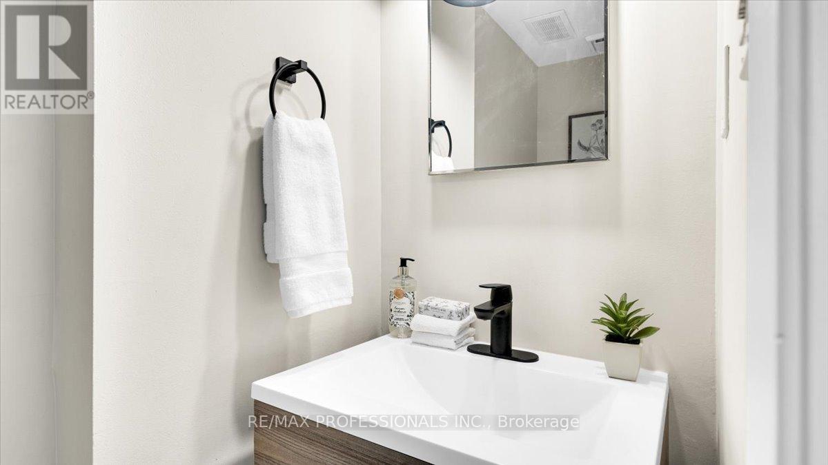 14 - 1755 Rathburn Road E, Mississauga, Ontario  L4W 2M8 - Photo 4 - W12825192