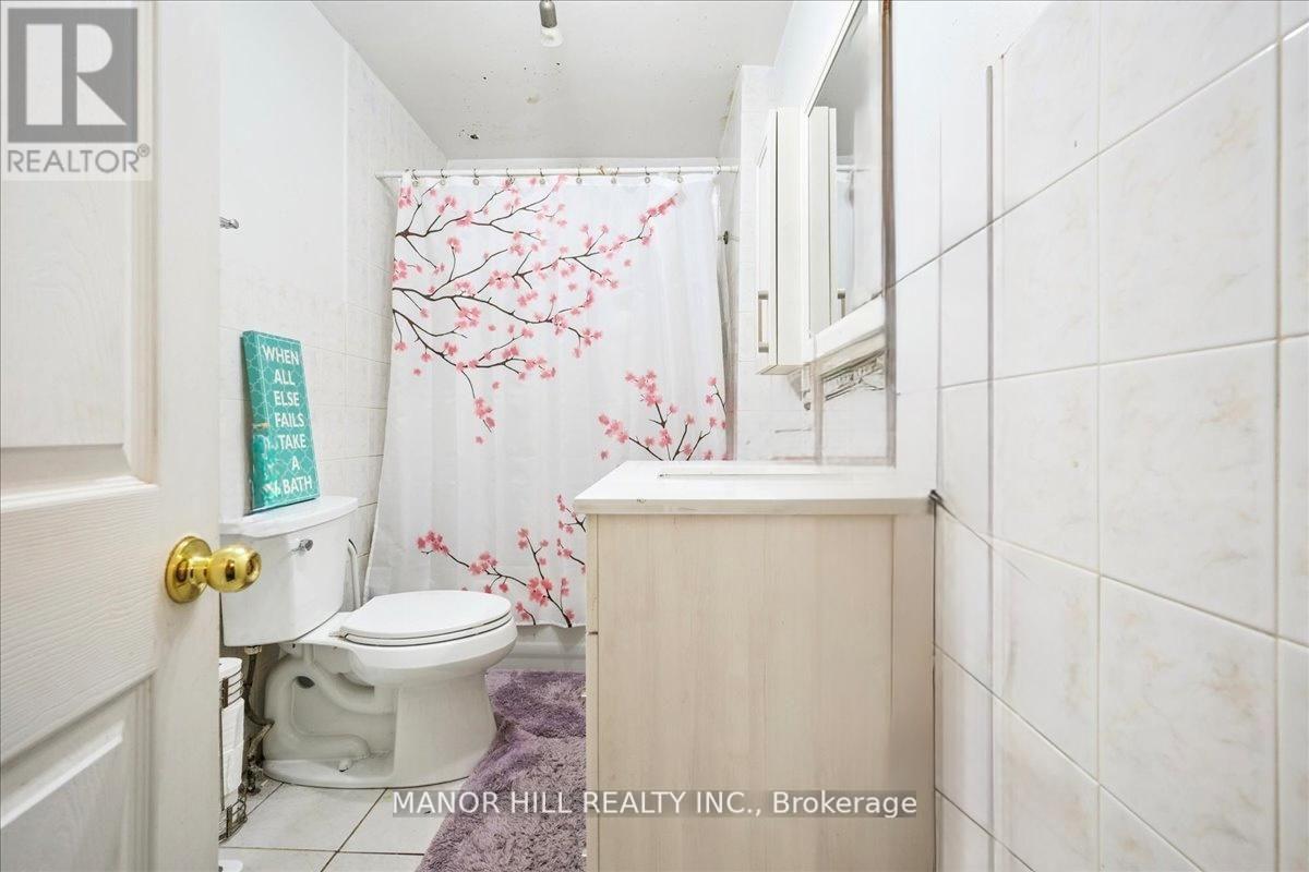 929 Lakeshore Road E, Mississauga, Ontario  L5E 1E3 - Photo 10 - W12825260