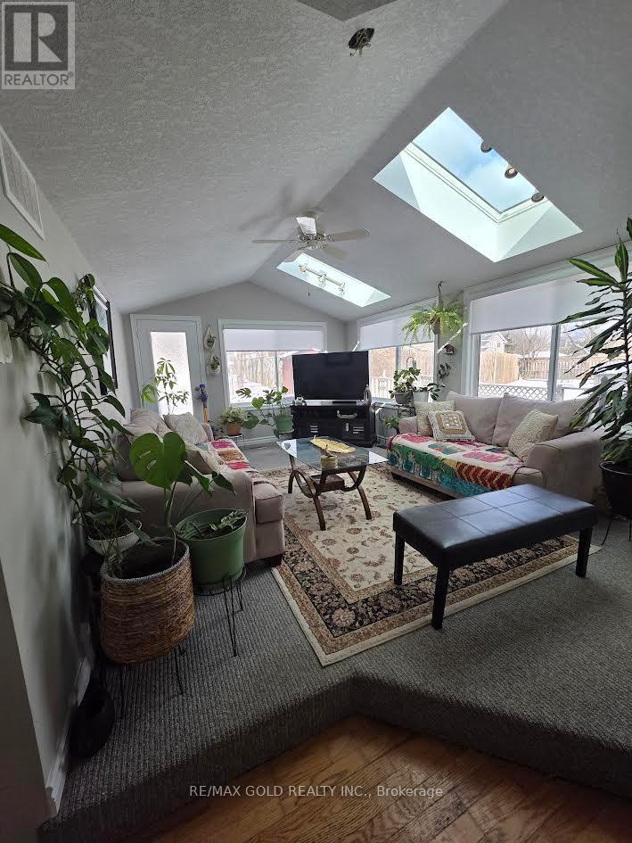 BSMT - 62 LEWIS CRESCENT