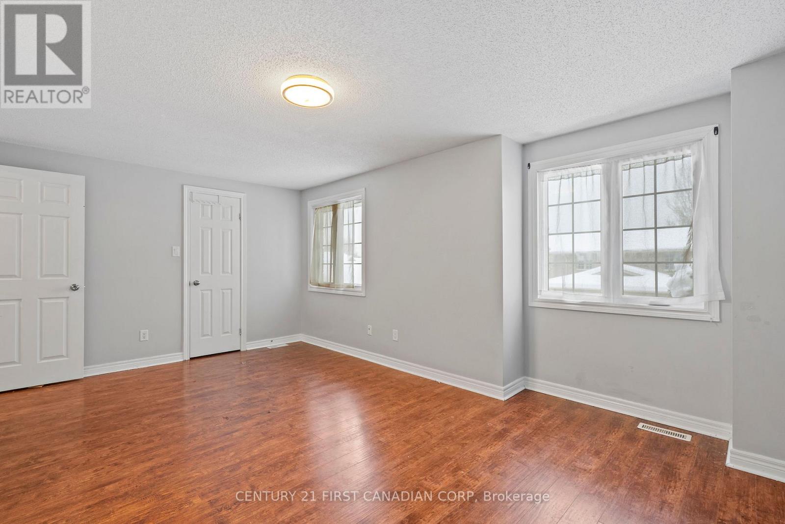 Photo 28 of 43 for 17 - 340 Ambleside Drive