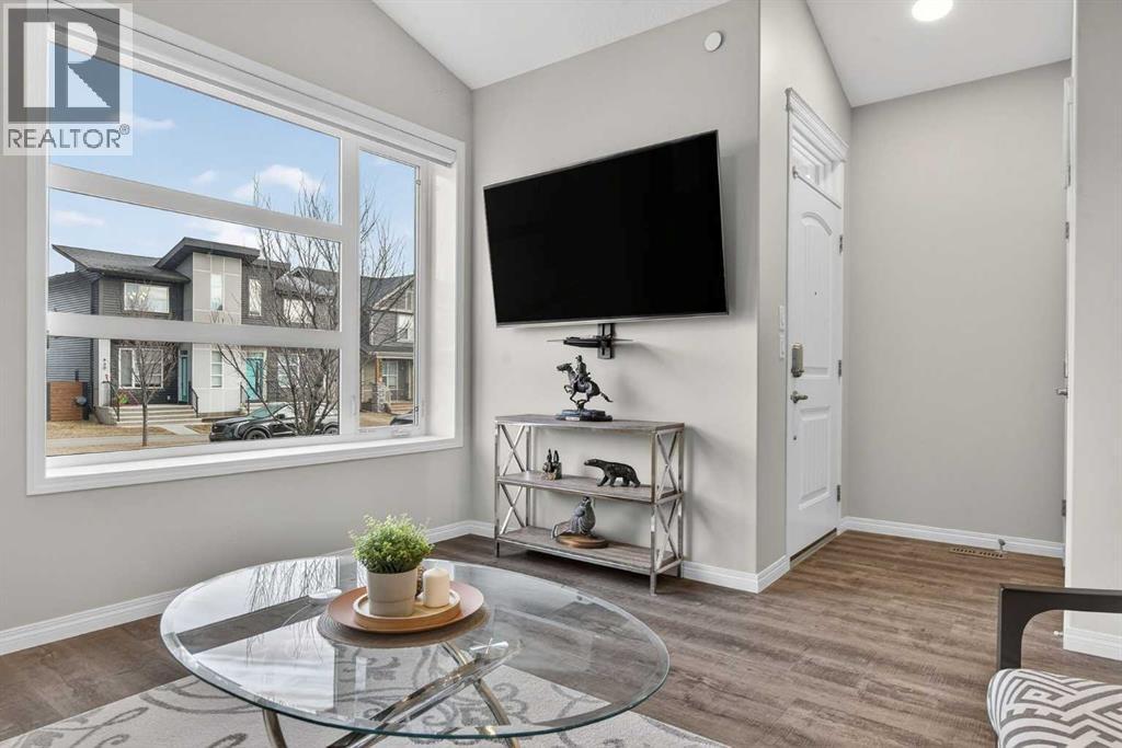 937 Livingston Way Ne, Calgary, Alberta  T3P 1N8 - Photo 5 - A2286970