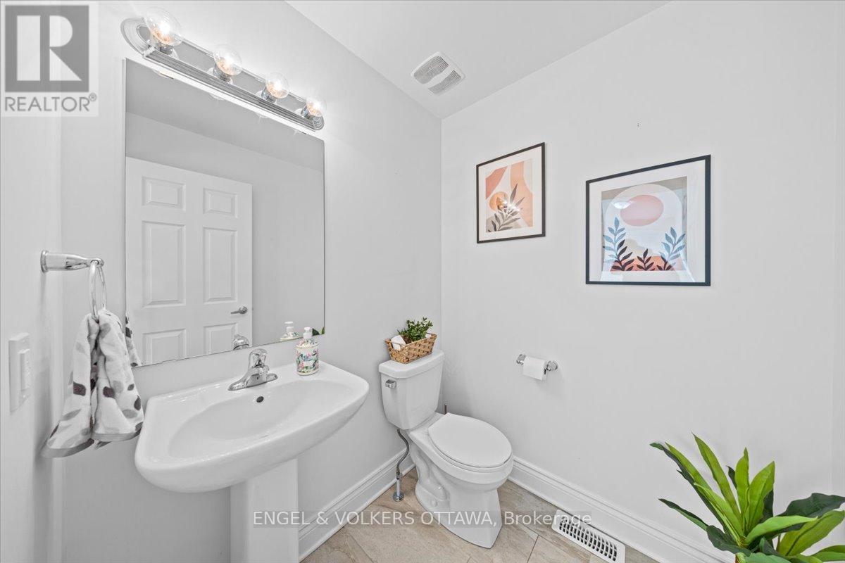 273 Dion Avenue, Clarence-Rockland, Ontario  K4K 0M4 - Photo 4 - X12825292