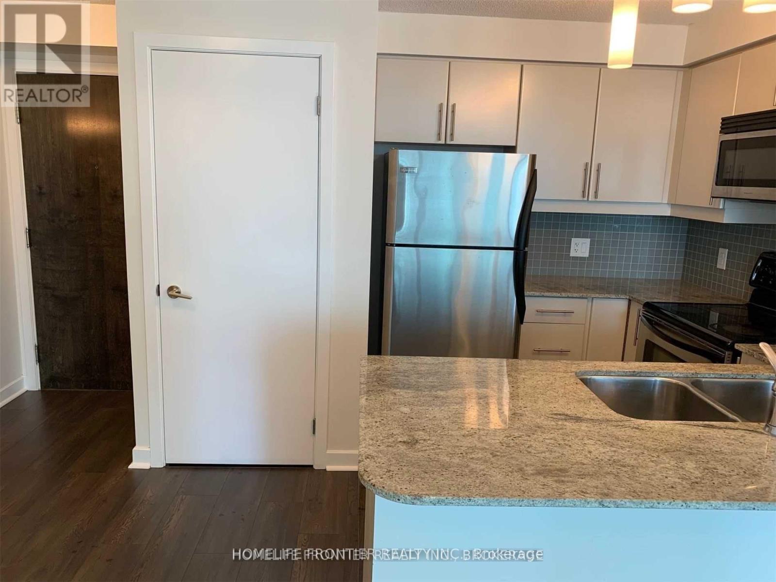 1108 - 18 Harbour Street, Toronto, Ontario  M5J 2Z6 - Photo 2 - C12825228