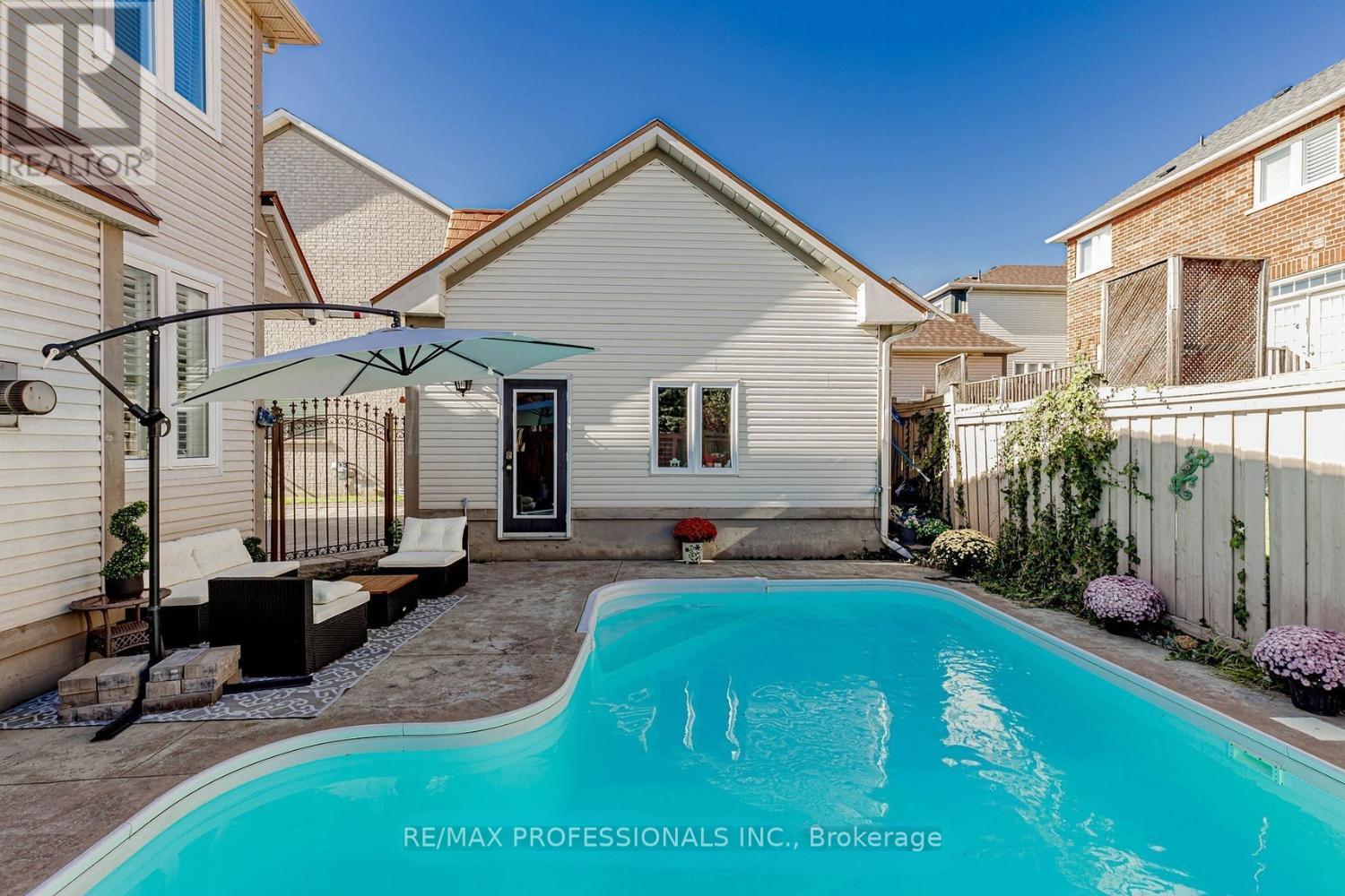 7108 Gablehurst Crescent, Mississauga, Ontario  L5W 1E7 - Photo 39 - W12822836