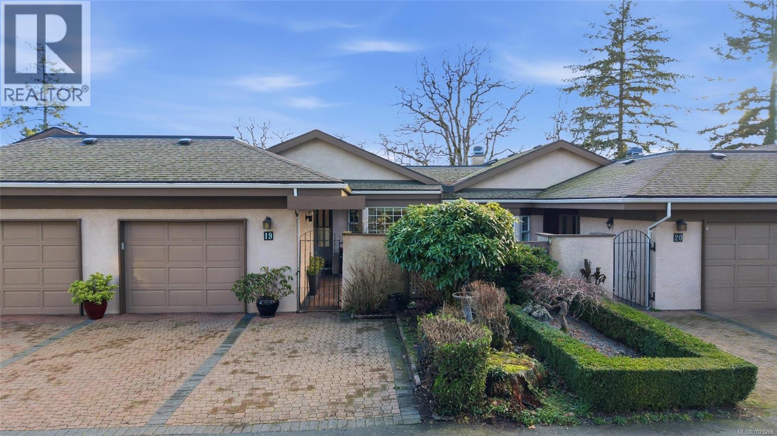 19 901 Kentwood Lane, Saanich, British Columbia  V8Y 2Y6 - Photo 5 - 1023266