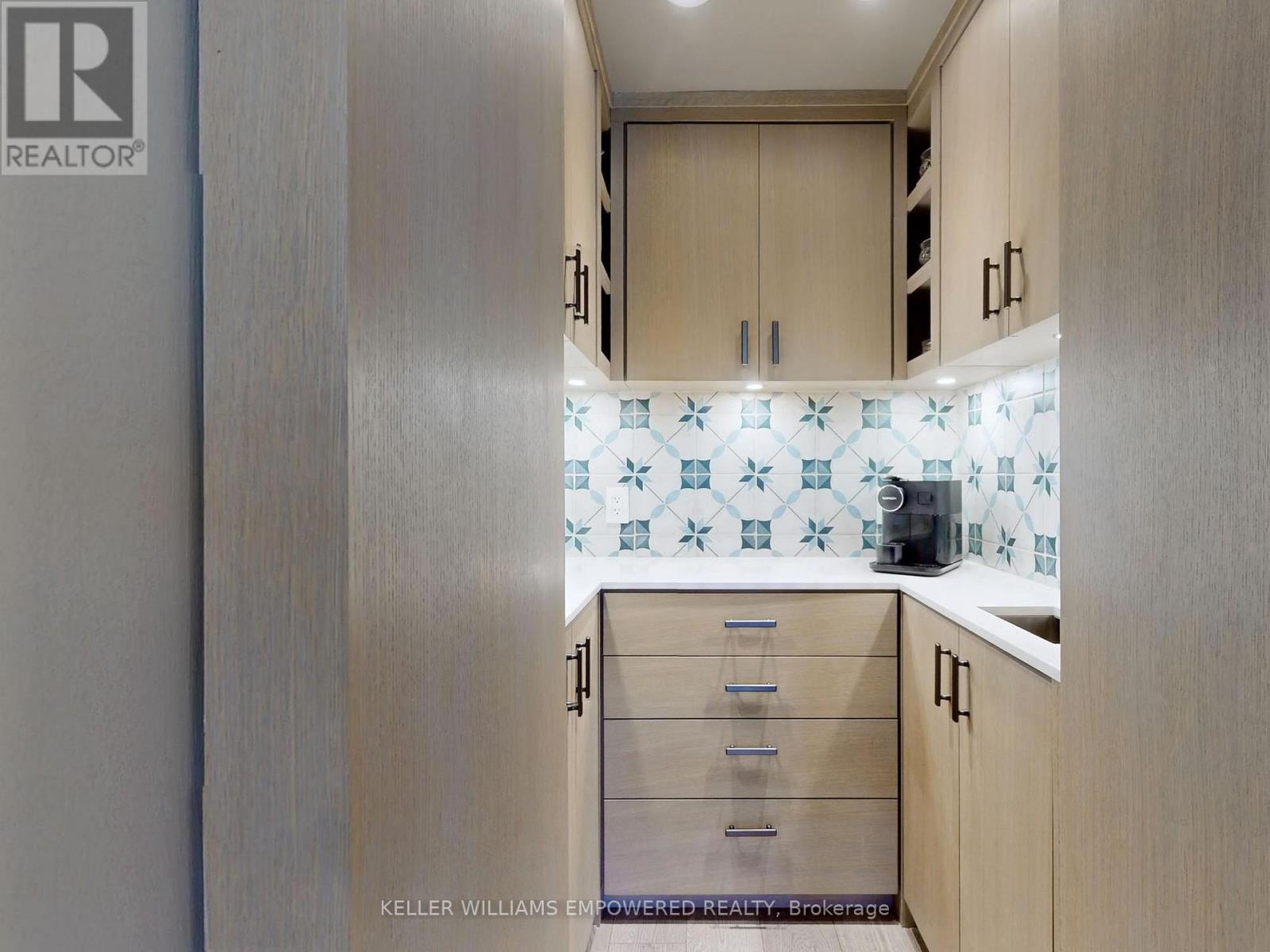 10 Webster Avenue, Toronto, Ontario  M5R 1N7 - Photo 15 - C12825310