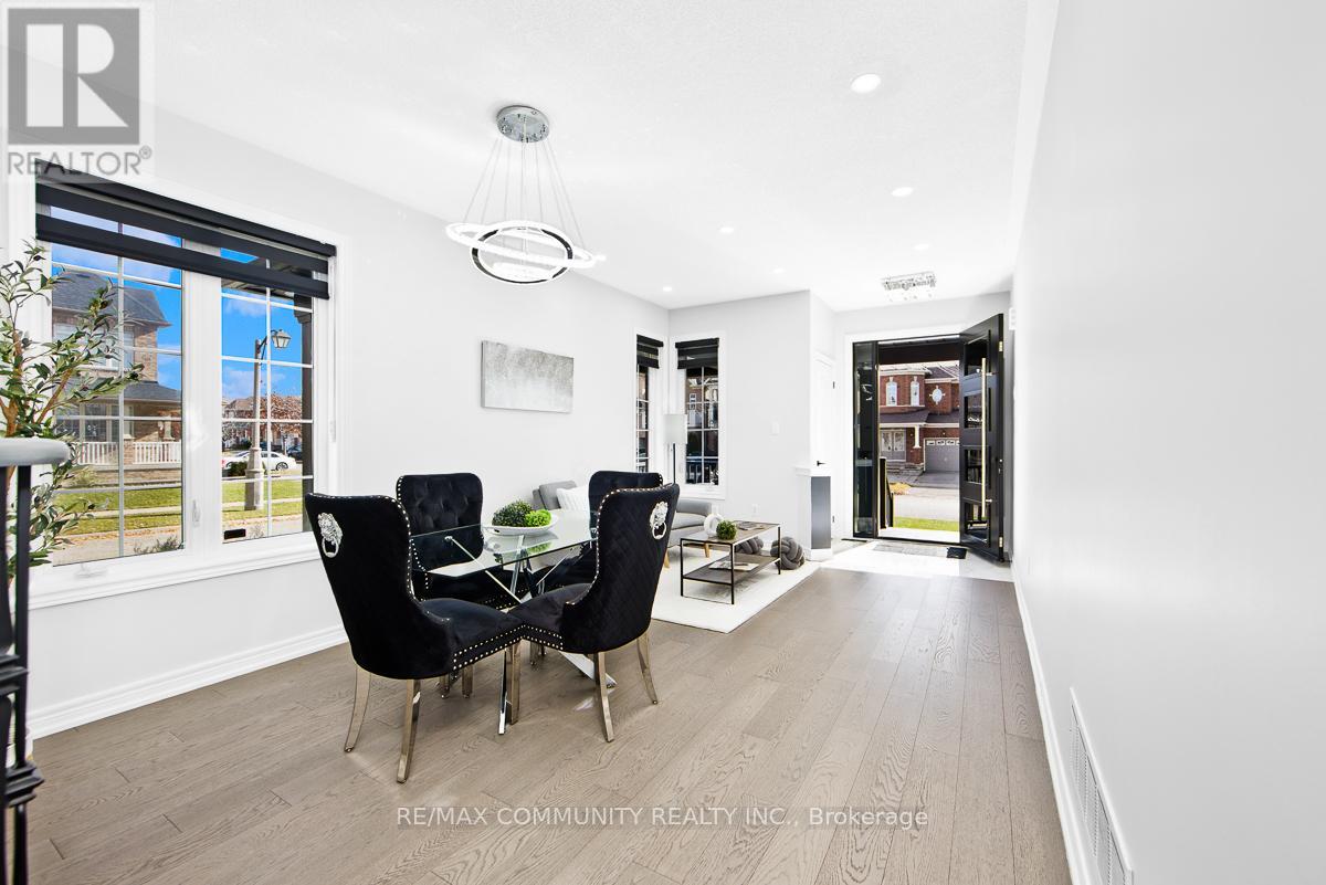 37 Mantle Avenue, Whitchurch-Stouffville, Ontario  L4A 0M7 - Photo 21 - N12825294