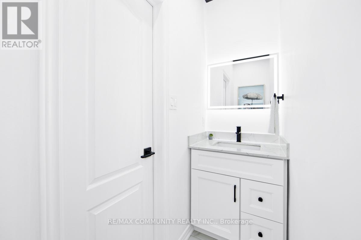 37 Mantle Avenue, Whitchurch-Stouffville, Ontario  L4A 0M7 - Photo 6 - N12825294