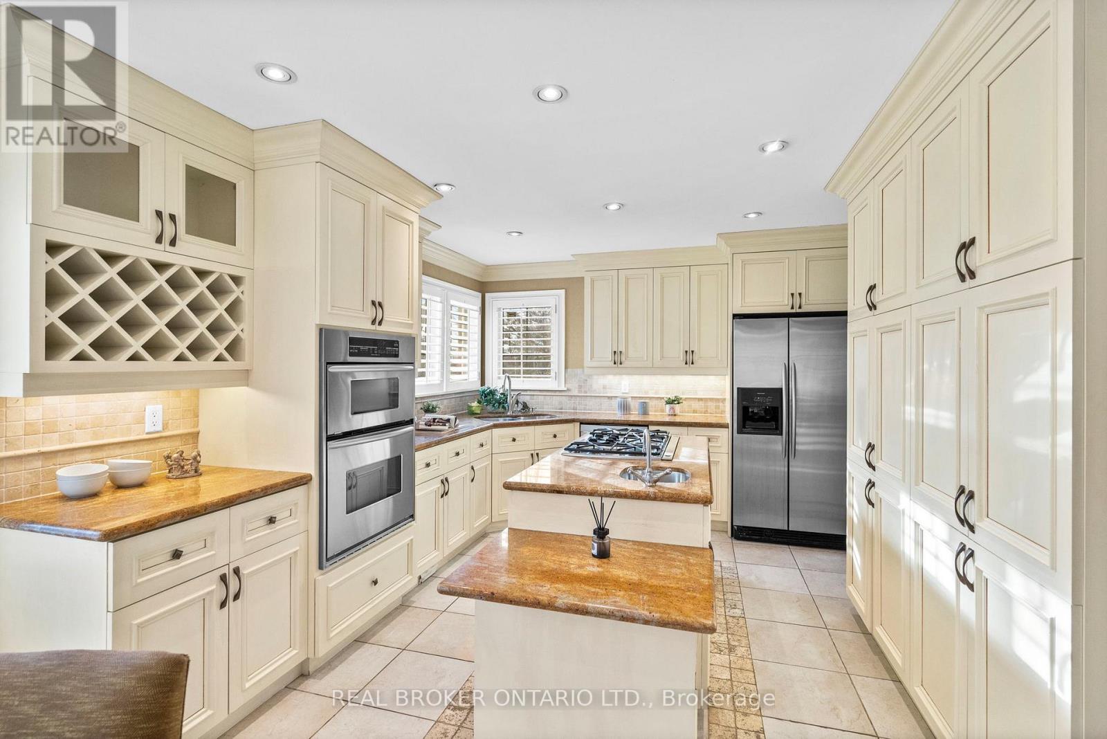 36 Ellingwood Court, Markham, Ontario  L3R 8A7 - Photo 10 - N12825304