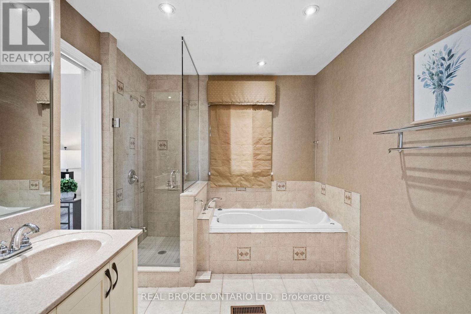 36 Ellingwood Court, Markham, Ontario  L3R 8A7 - Photo 24 - N12825304