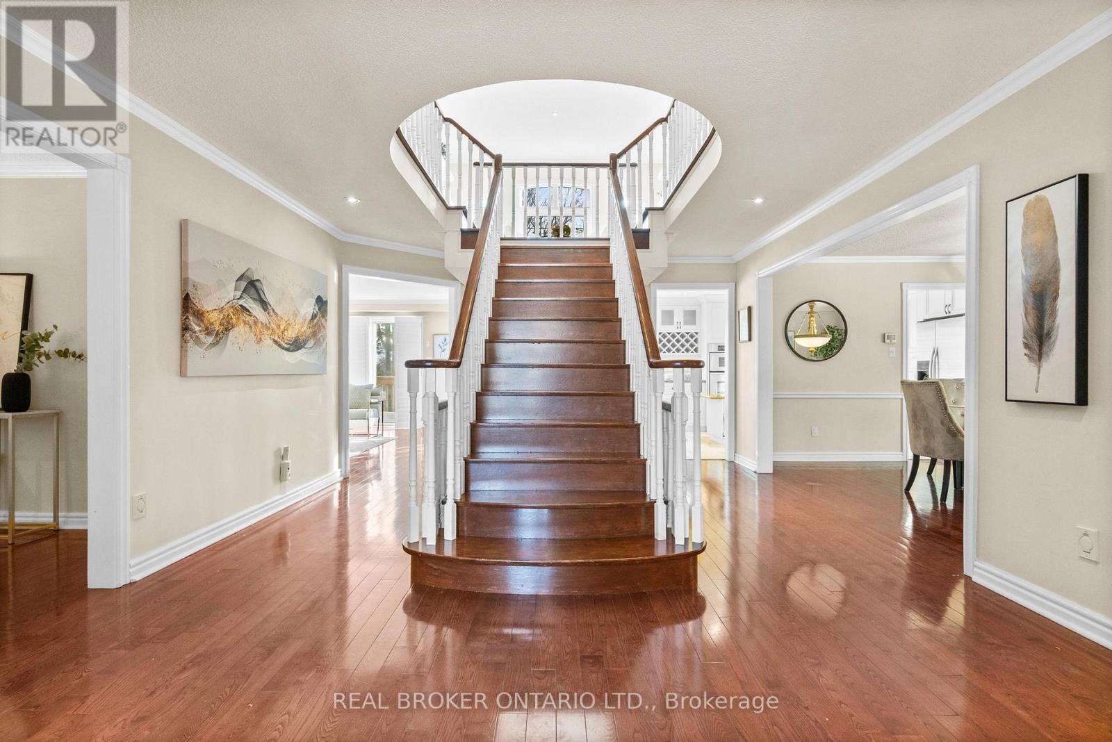 36 Ellingwood Court, Markham, Ontario  L3R 8A7 - Photo 3 - N12825304