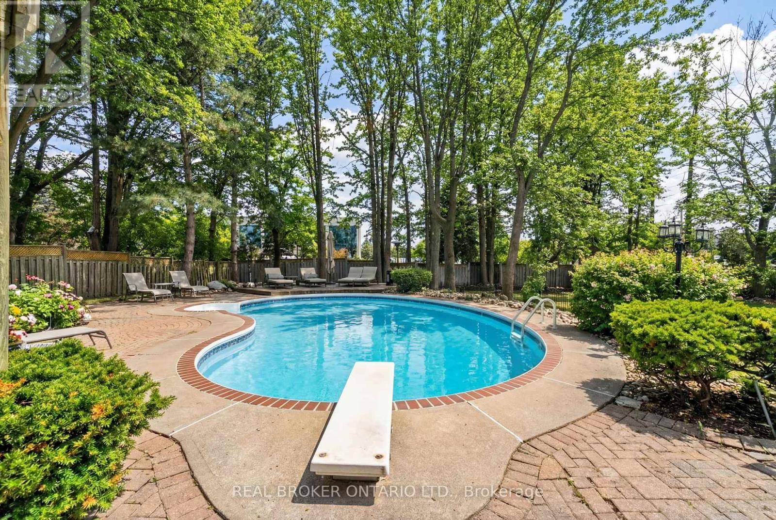 36 Ellingwood Court, Markham, Ontario  L3R 8A7 - Photo 46 - N12825304