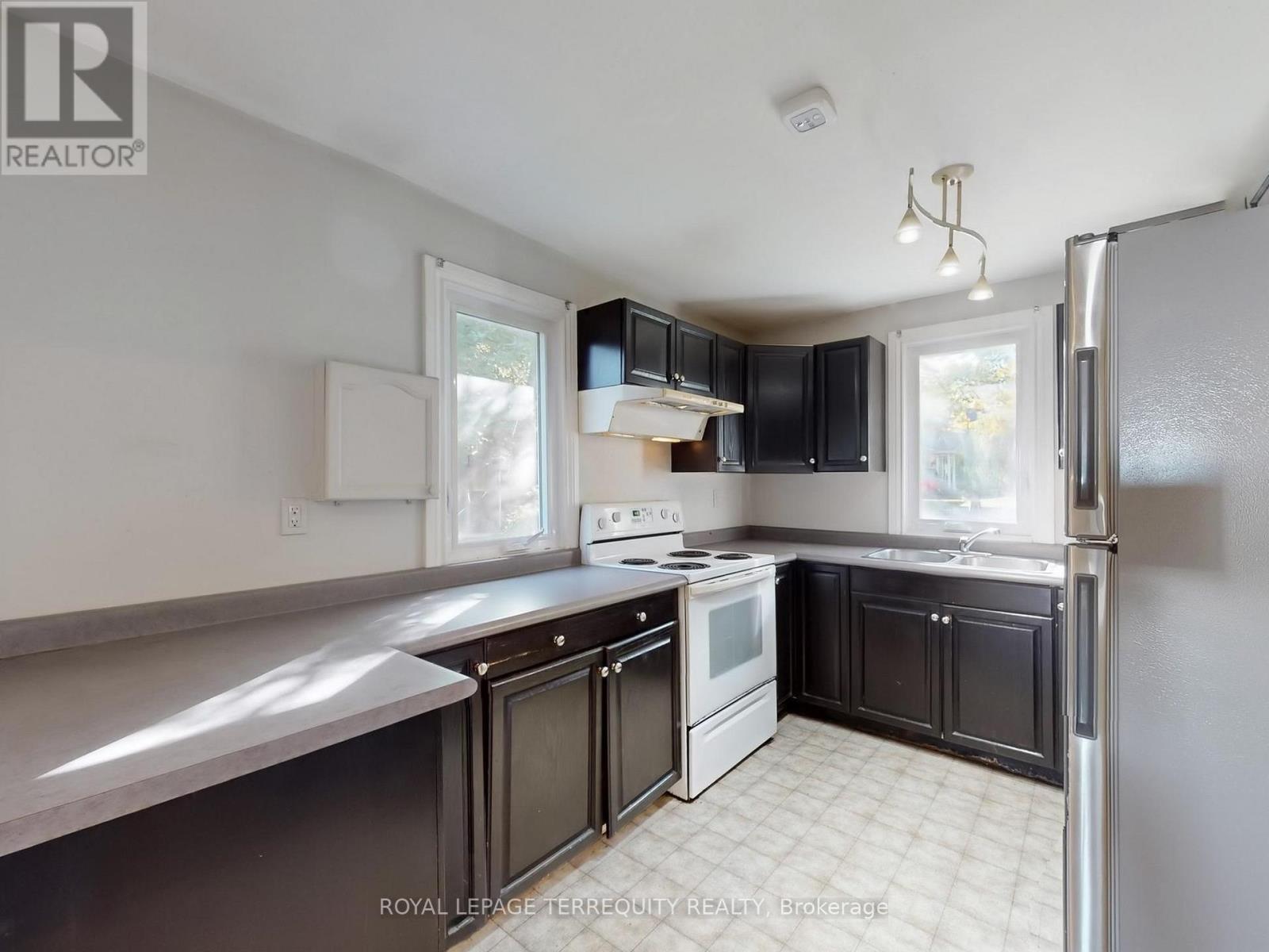 40 Brennan Avenue, Barrie, Ontario  L4N 3X3 - Photo 12 - S12440160