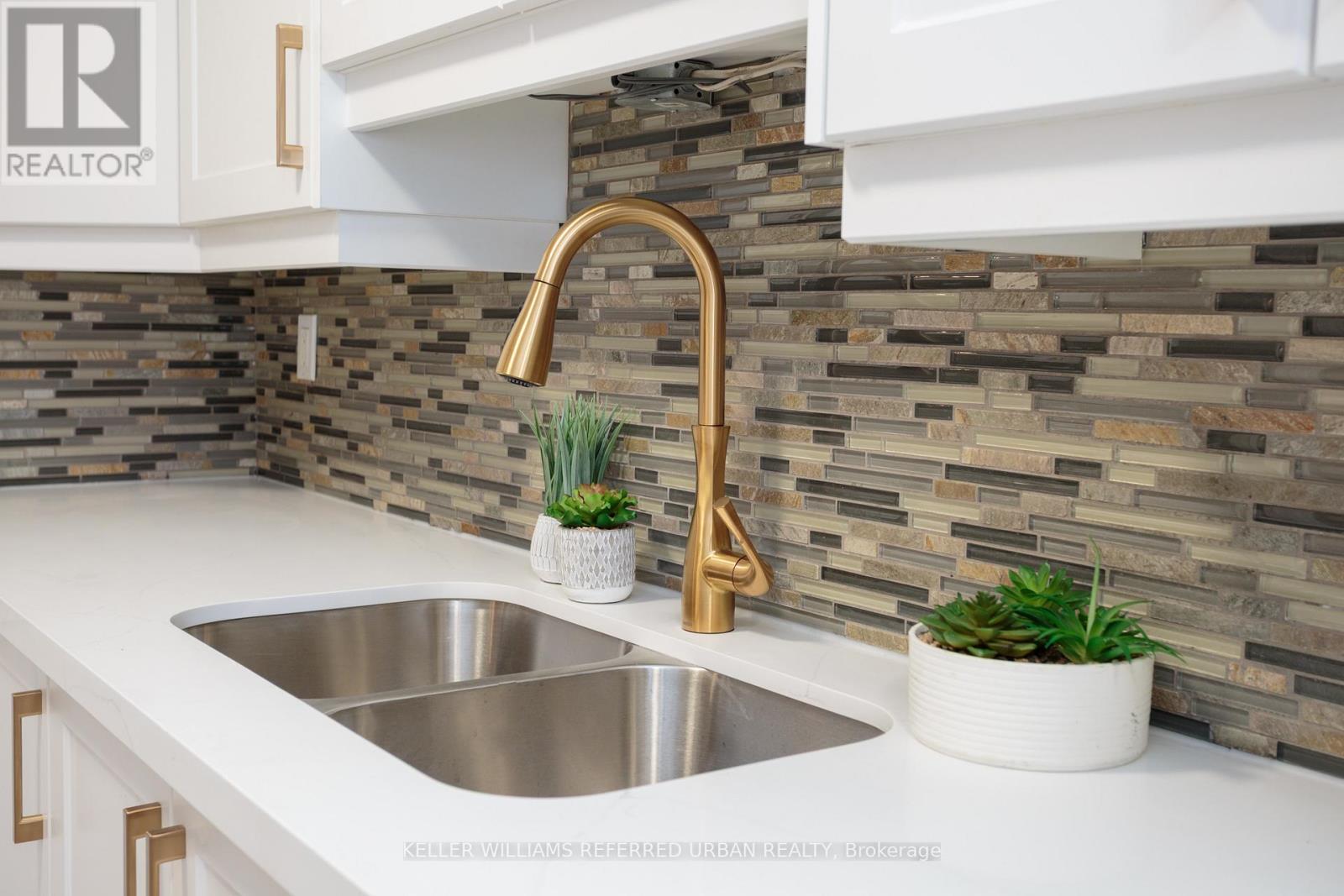 605 - 70 Baif Boulevard, Richmond Hill, Ontario  L4C 5L2 - Photo 4 - N12661202