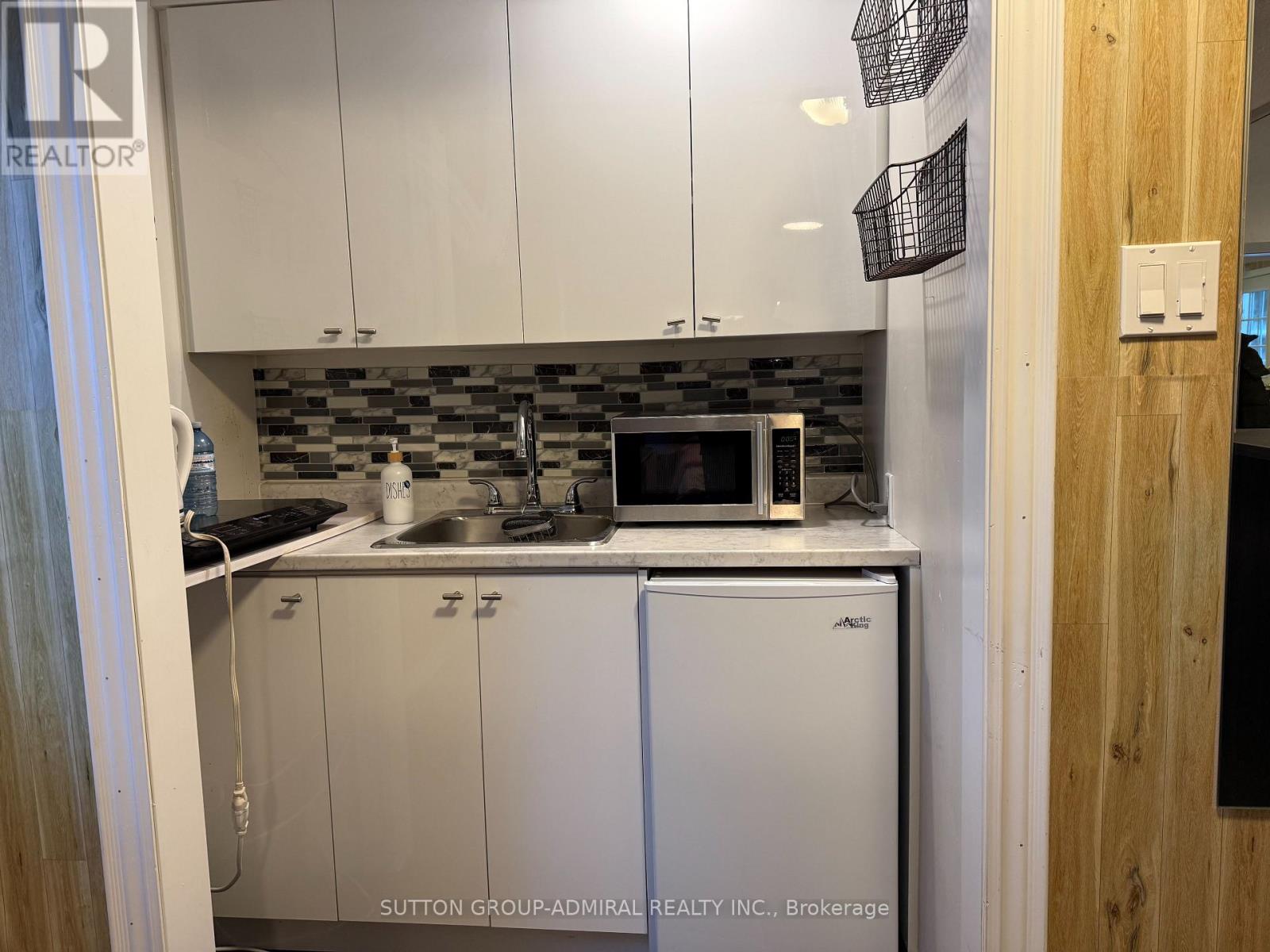 94 (Lower) - 82 Henderson Drive, Aurora, Ontario  L4G 3M3 - Photo 3 - N12824314