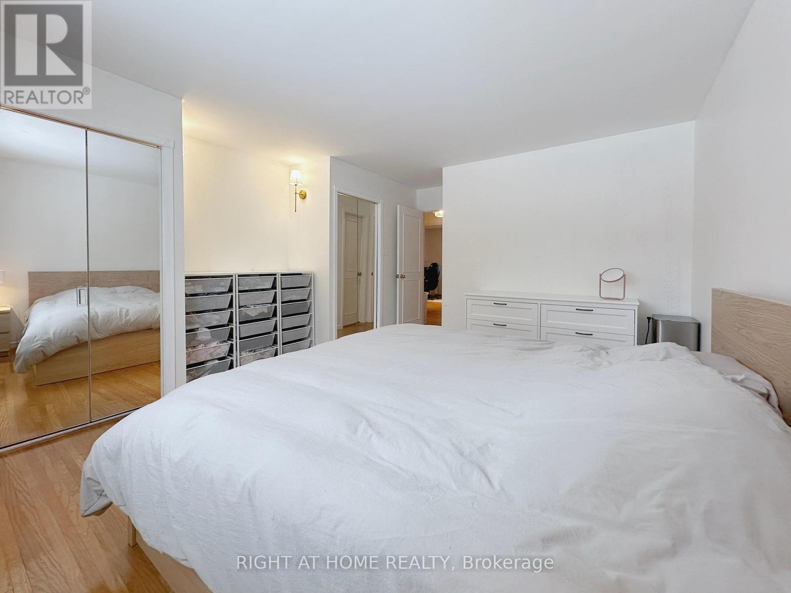 772 Wylan Court, Mississauga, Ontario  L5J 2T5 - Photo 20 - W12825302