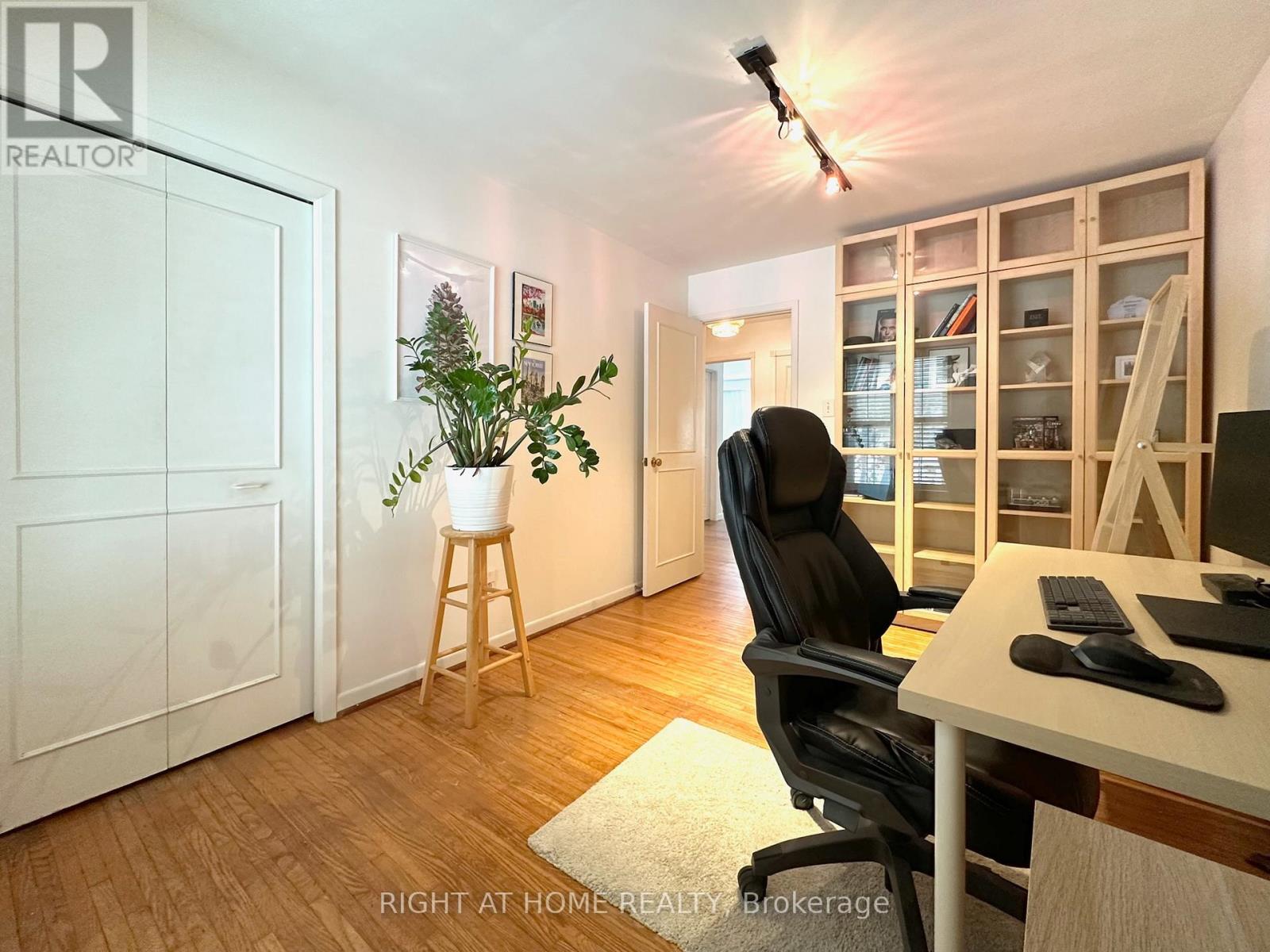 772 Wylan Court, Mississauga, Ontario  L5J 2T5 - Photo 24 - W12825302