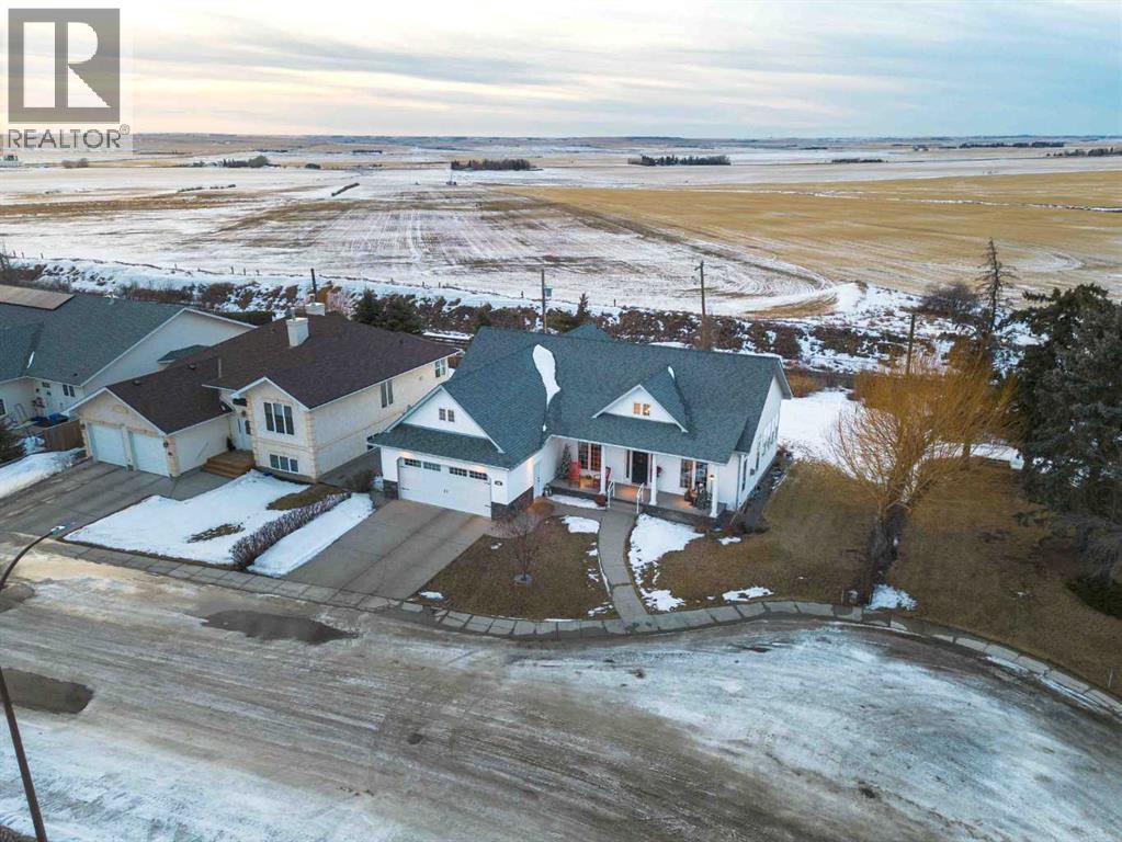 536 8 Street Ne, Three Hills, Alberta  T0M 2A0 - Photo 3 - A2284548