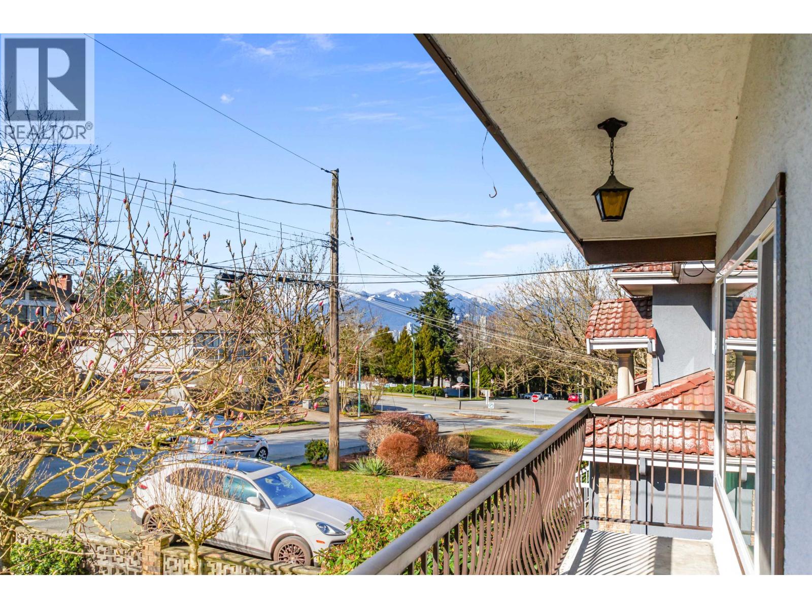 6072 Selma Avenue, Burnaby, British Columbia  V5H 3R2 - Photo 9 - R3093926