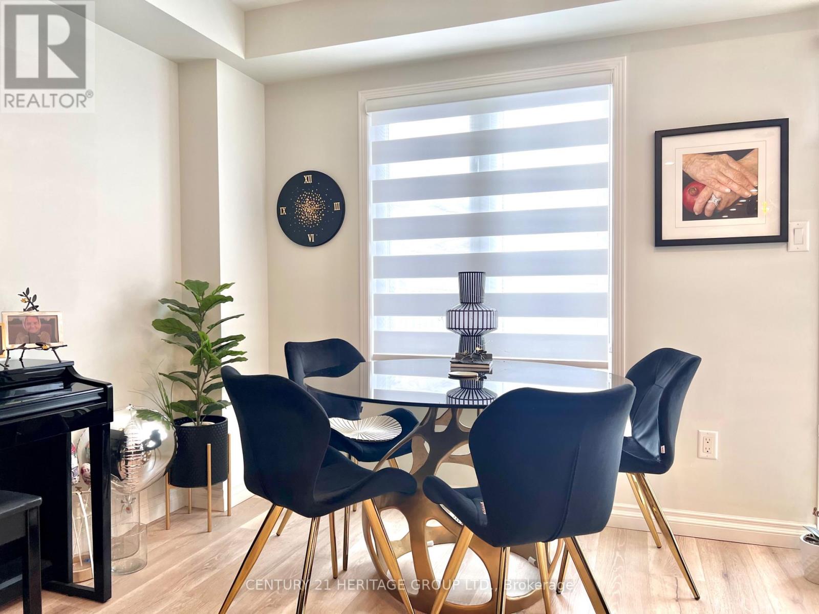 58 Russel Drive, Bradford West Gwillimbury, Ontario  L3Z 0M9 - Photo 5 - N12825090