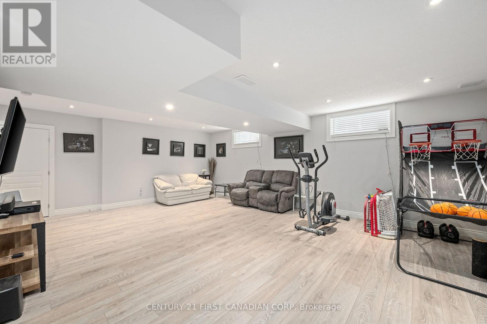 111 Coyne Lane, Lucan Biddulph, Ontario  N0M 2J0 - Photo 19 - X12821466