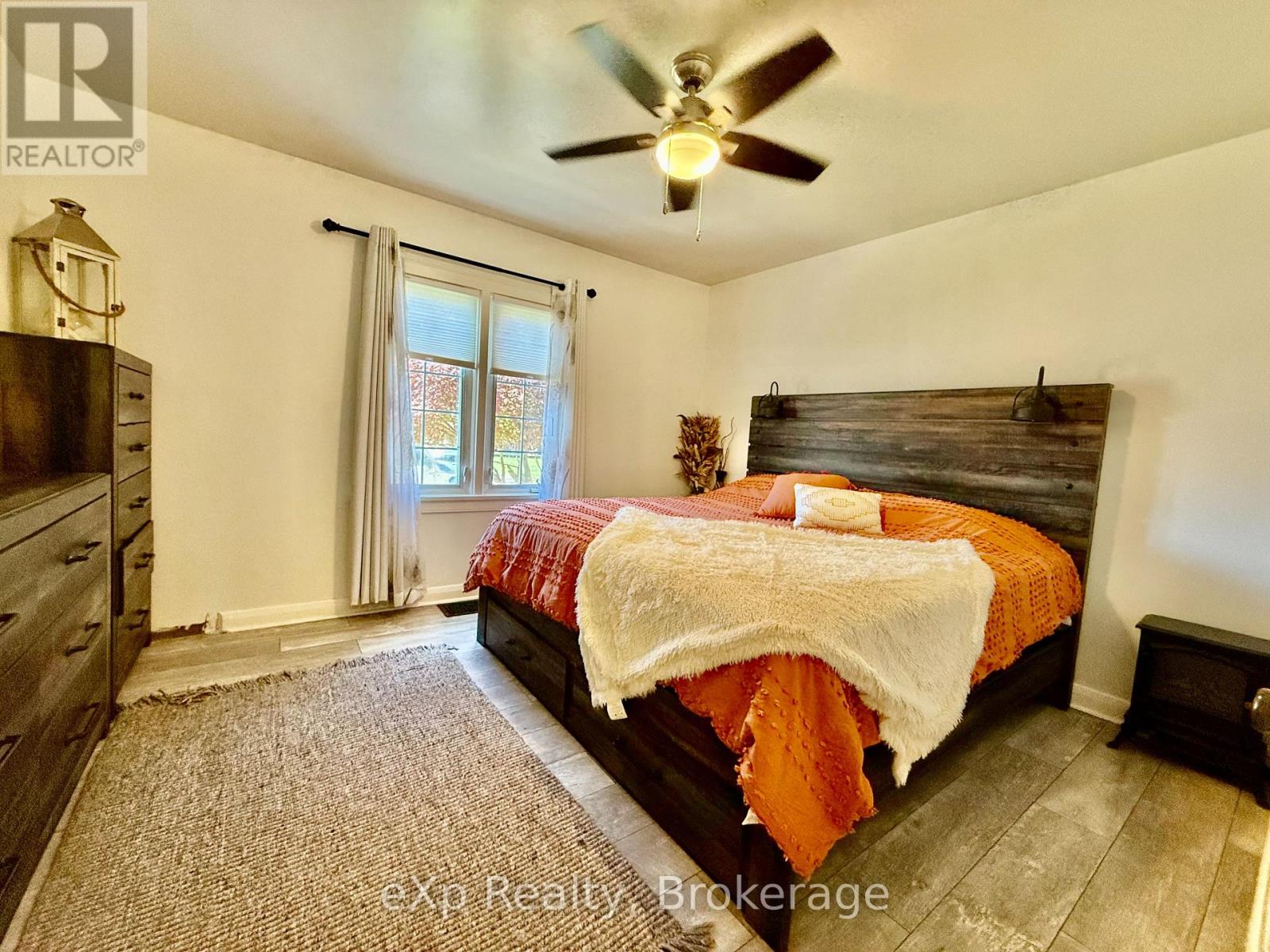 251 11th Avenue, Hanover, Ontario  N4N 2R2 - Photo 11 - X12825376