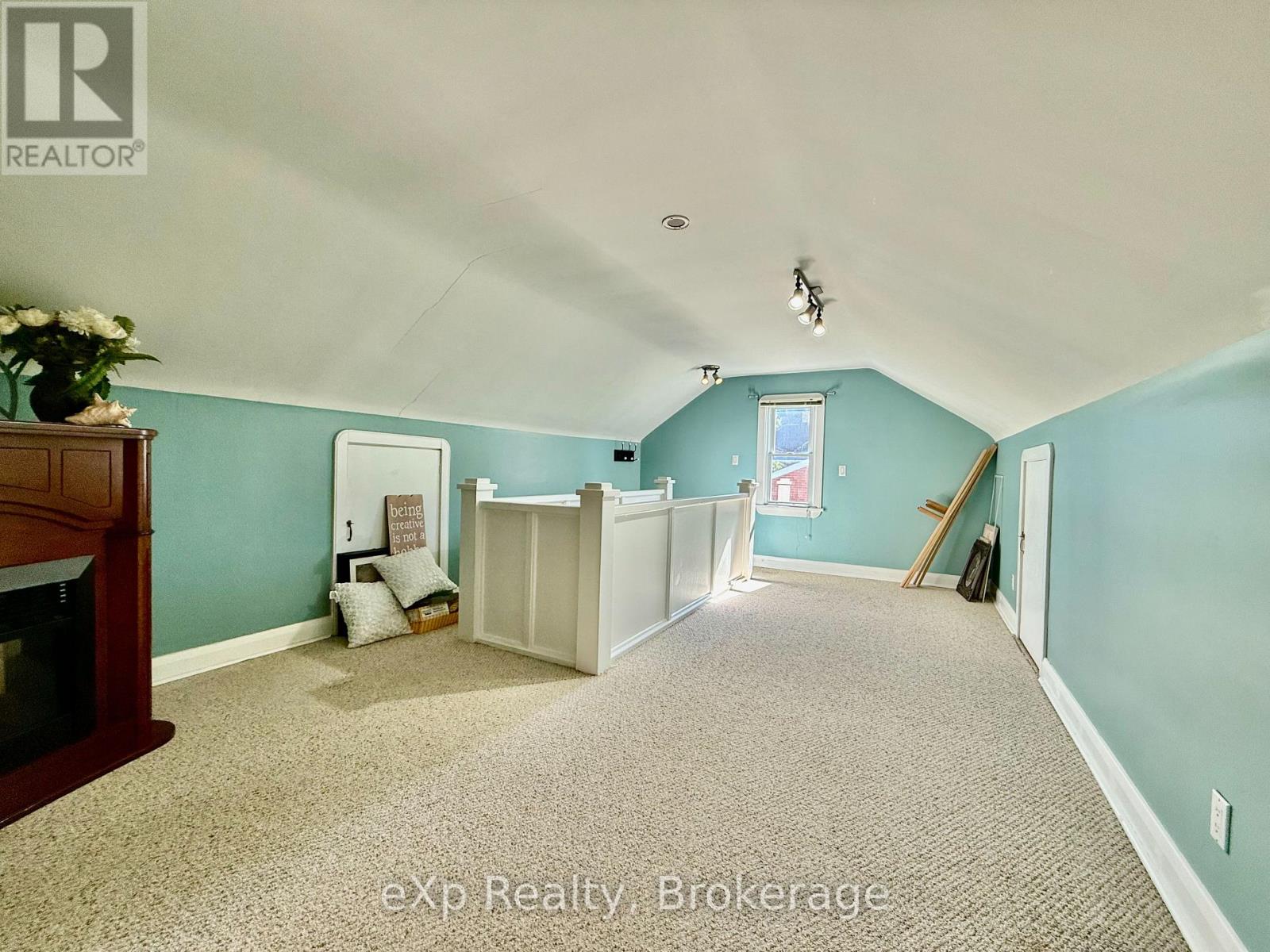 251 11th Avenue, Hanover, Ontario  N4N 2R2 - Photo 13 - X12825376