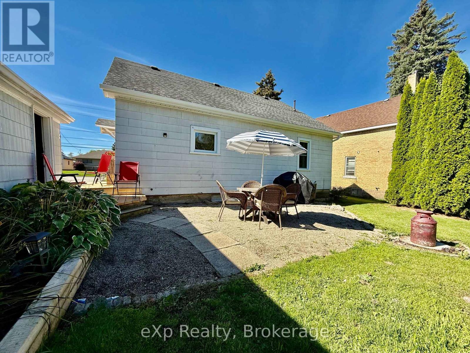 251 11th Avenue, Hanover, Ontario  N4N 2R2 - Photo 15 - X12825376