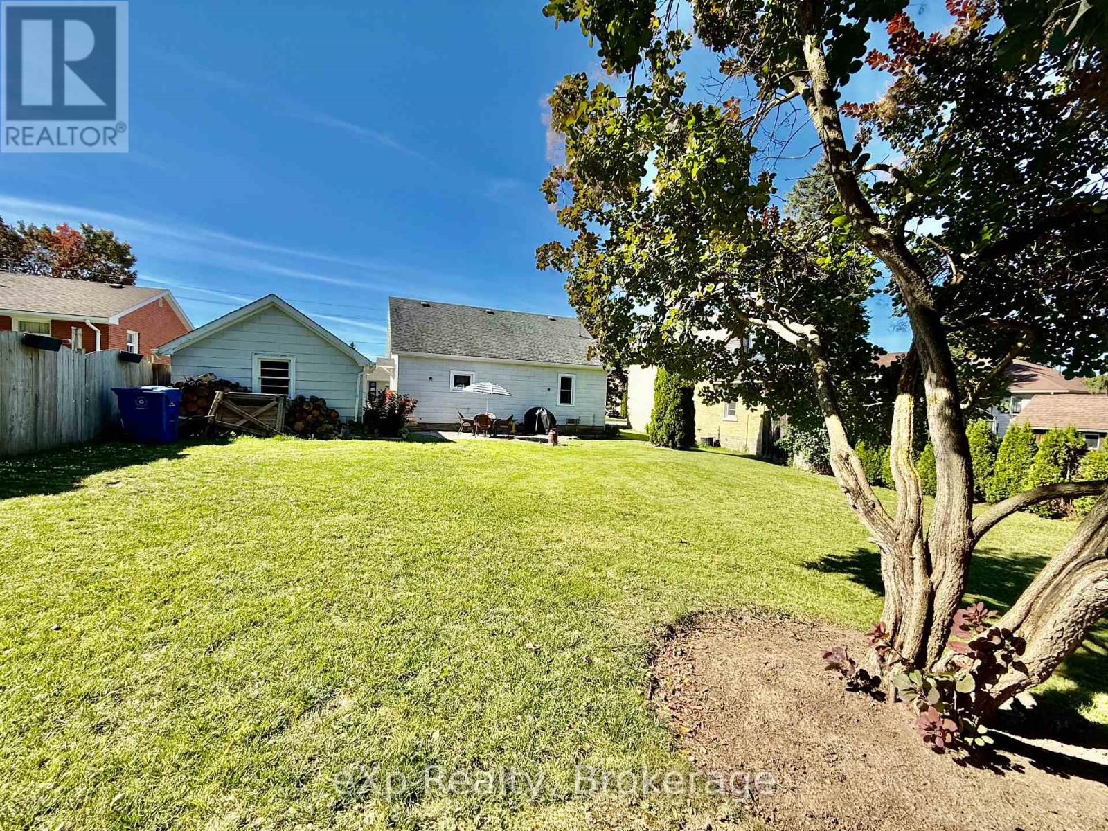 251 11th Avenue, Hanover, Ontario  N4N 2R2 - Photo 17 - X12825376